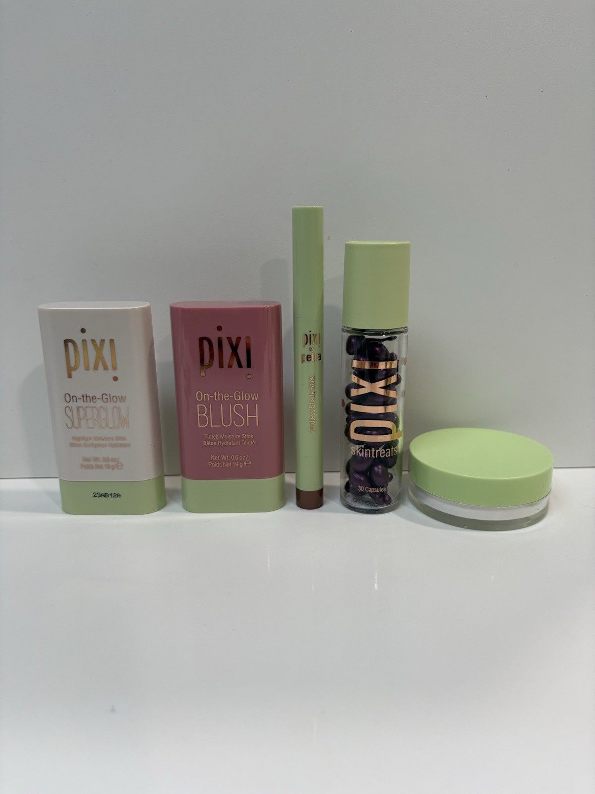 Pixi Beauty Makeup Bundle On-The-Glow Blush SuperGlow H2O SkinVeil & More New