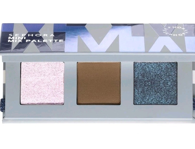 Mixed Beauty Bag Ulta & Sephora Eye Shadow, Grinch’s Highlighter, Sephora Brush