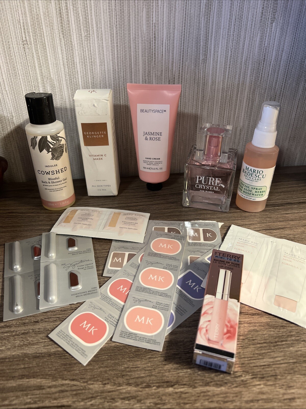 Mixed Lot 6 Full Size Beauty Items: With Sample Mario Badescu Cowshed Klinger