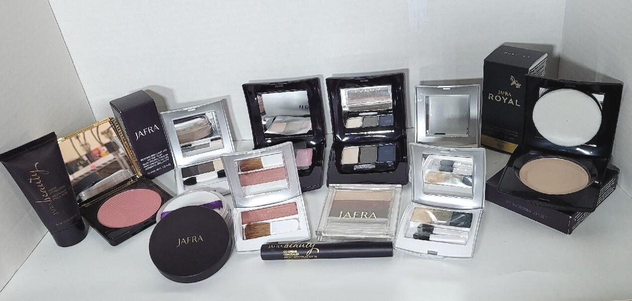 Collection of JAFRA Makeup, Lot Of 14 Items