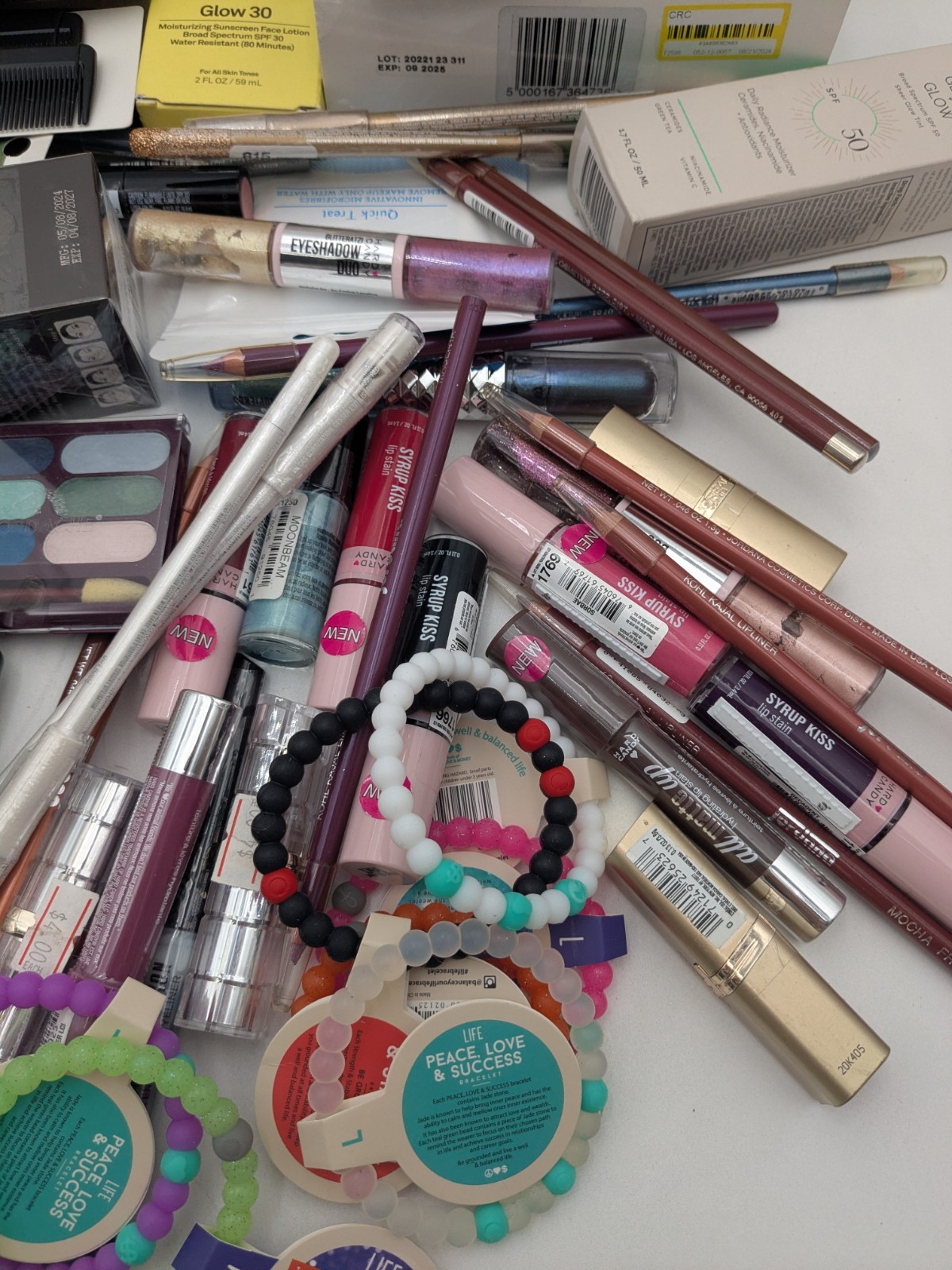 Makeup, Hair and Beauty Set of 130 items. You receive everything in photos! 4