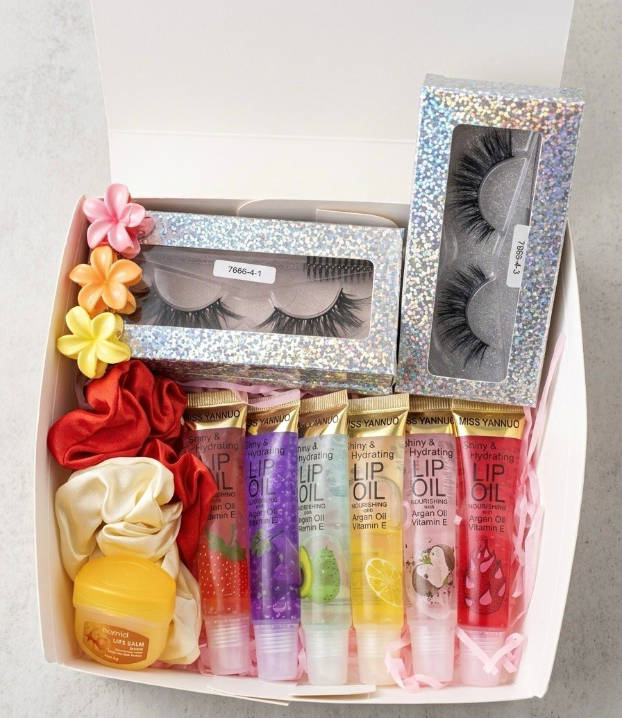 MISS YANNUO Hydrating Lip Oil Mixed Lot Gift Box w/ False Eyelashes