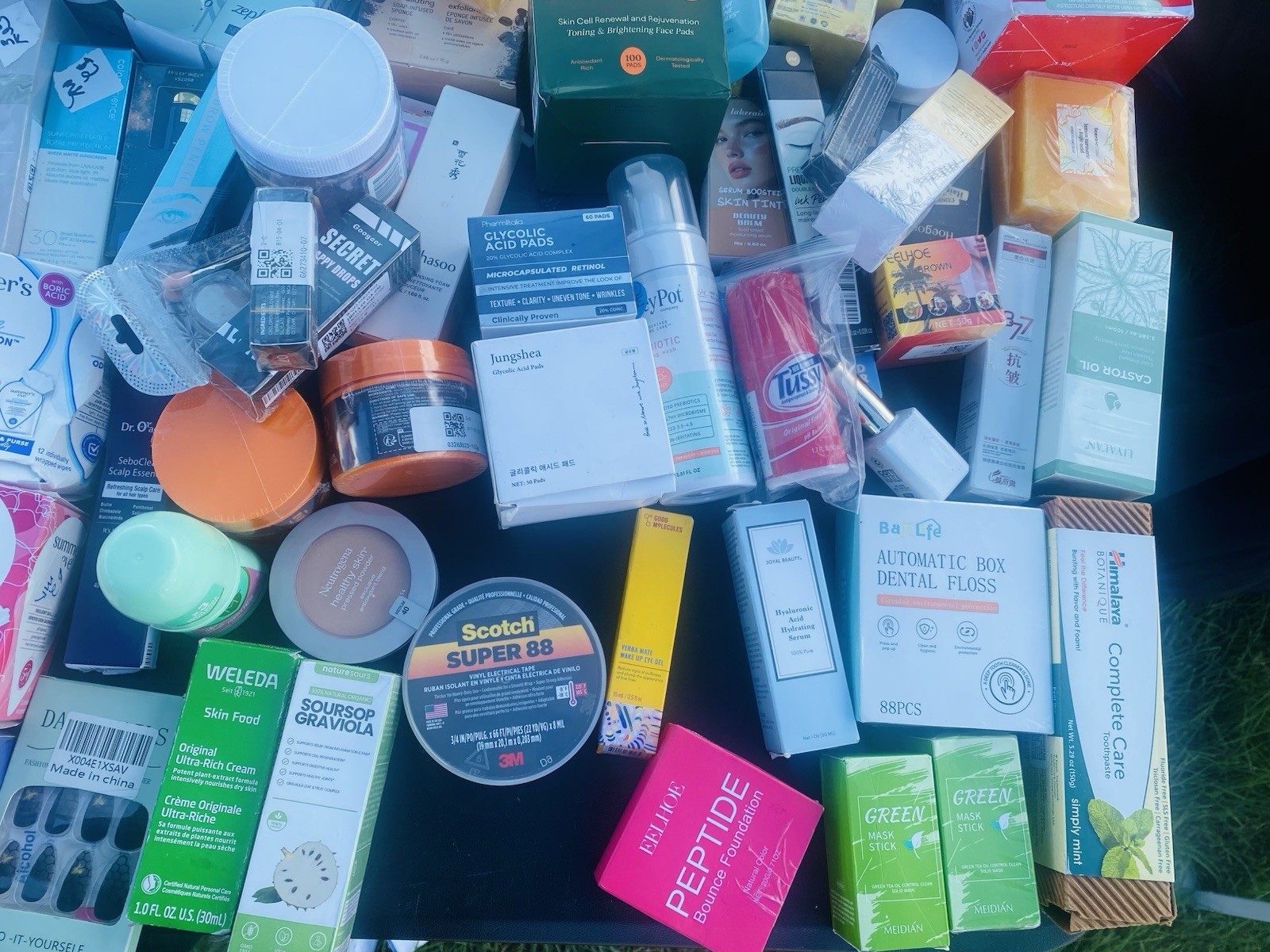 50 Piece Mixed Wholesale Beauty/ skincare Lot
