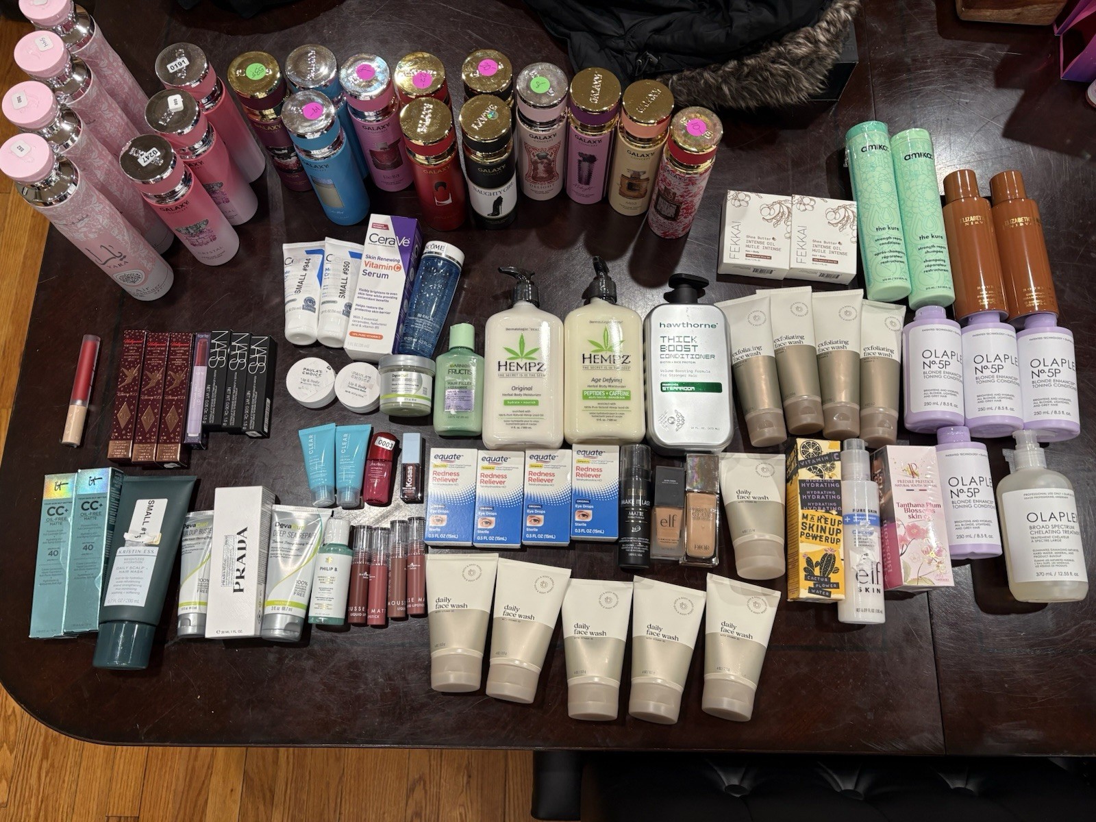 HUGE WHOLESALE LOT OF HIGH END BEAUTY HAIR, TANNING, MAKEUP, LOTION, BATH BODY