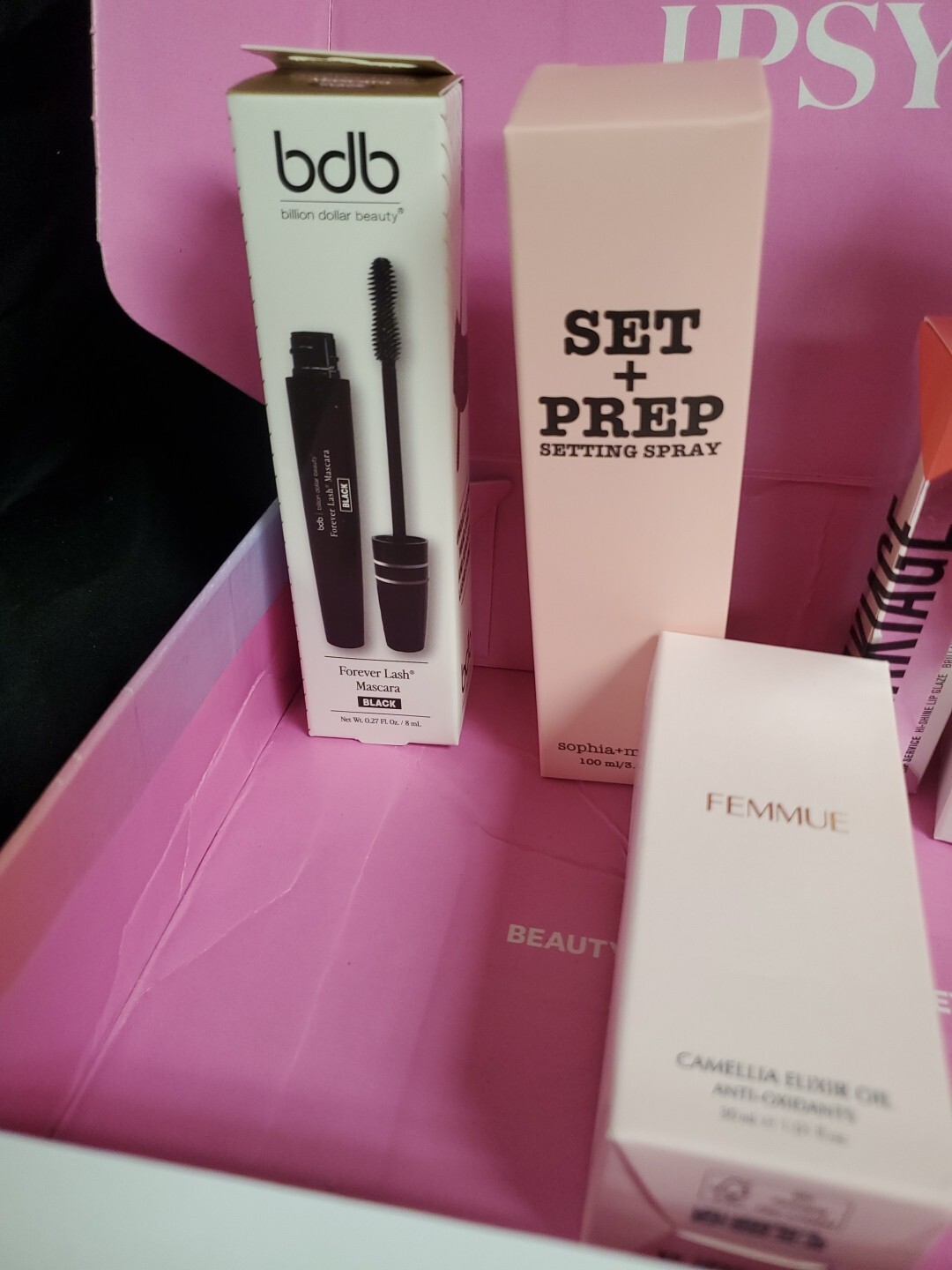 BoxyCharm Return To The Wild 5pcs Femmue Murad Il Makiage Sophia&Mabelle BDB