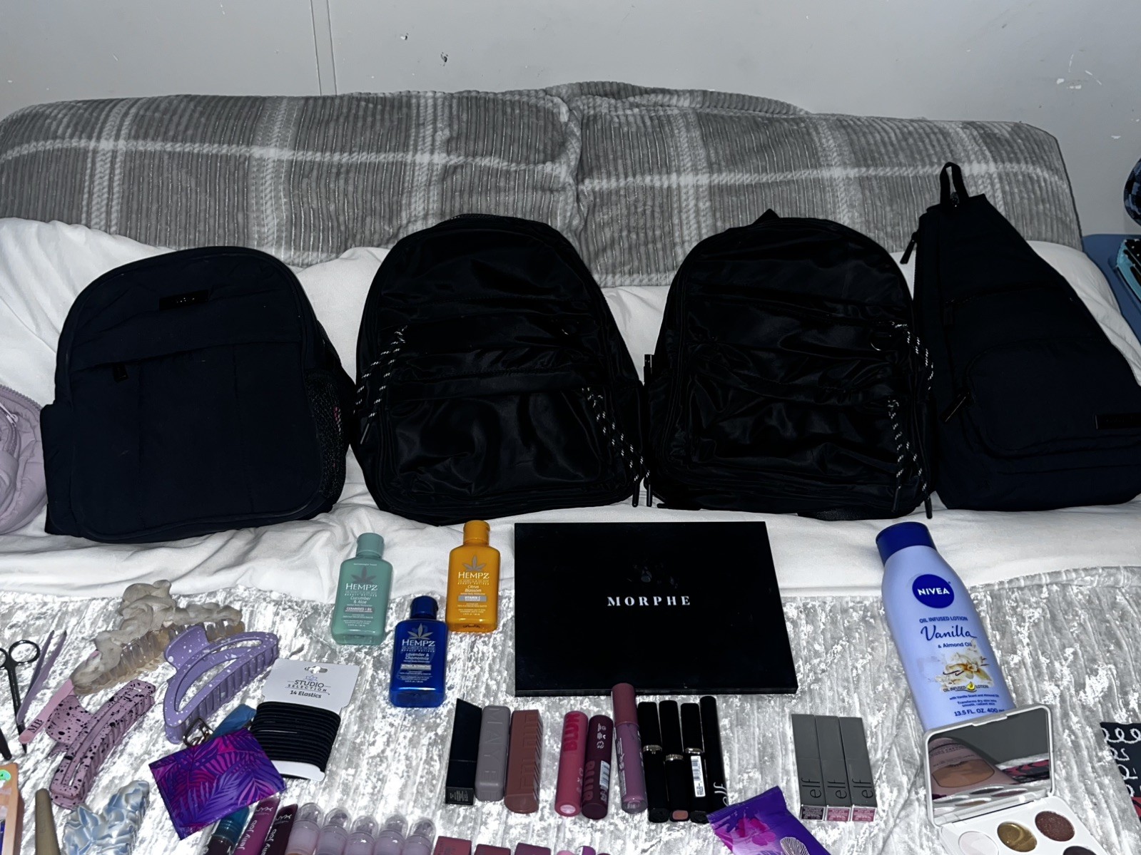 11-15 pc Beauty, Fashion/Self-Care Mystery Box/TrendySurprisebox:MIX LOT/BEAUTY