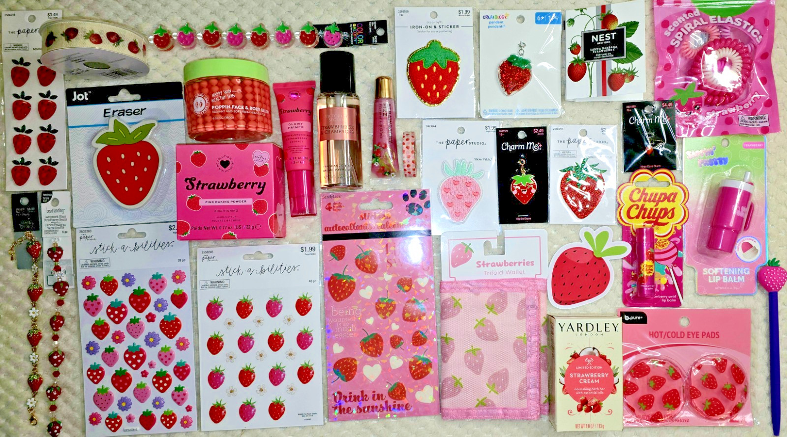 Strawberry Lovers 🍓 HUGE NEW GIFT LOT 30 Pcs Lip Gloss Balm Setting Powder