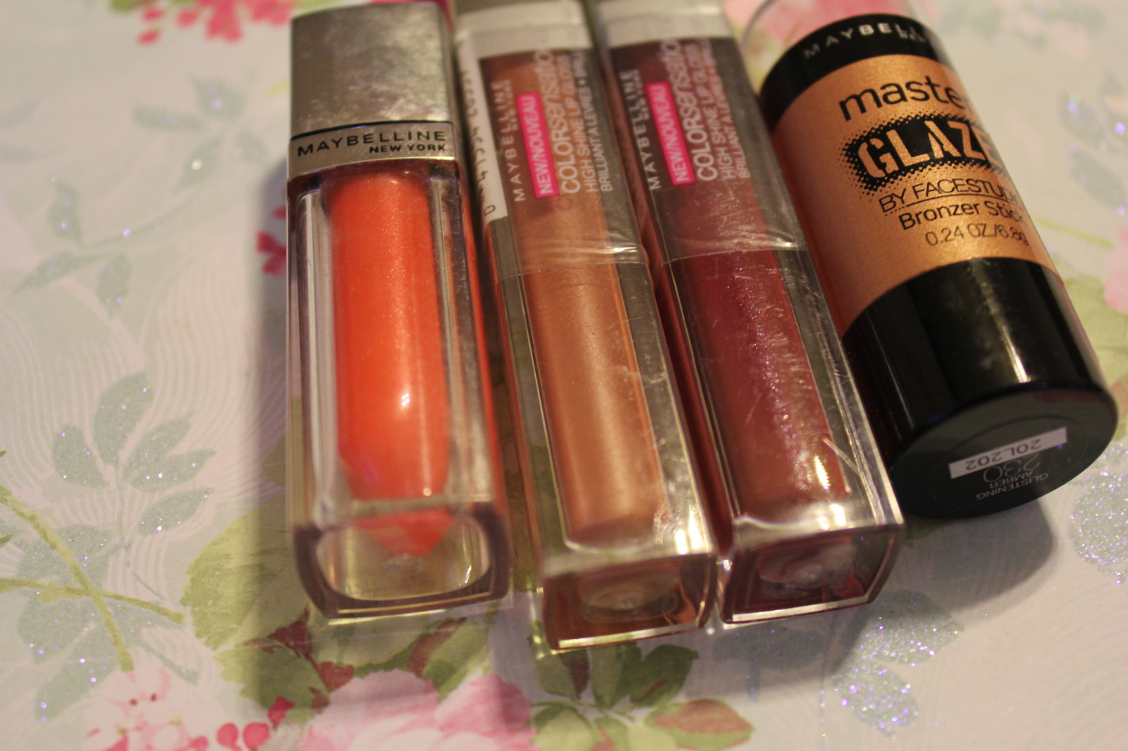 Lot of 4 Maybelline New York Bronzer Stick 230 Lip Gloss 120 & 50 Lipstick 015