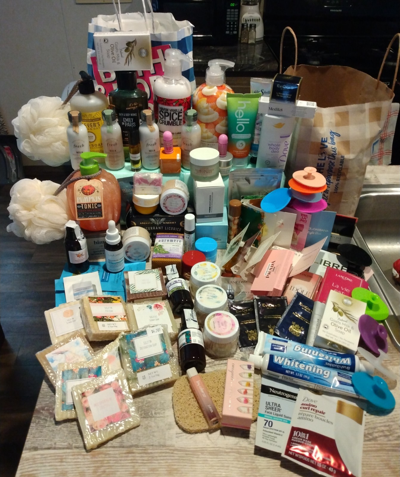 Huge New Upscale Mixed Beauty Bath Body Fragrance Skin Care Lot All Sizes Bundle