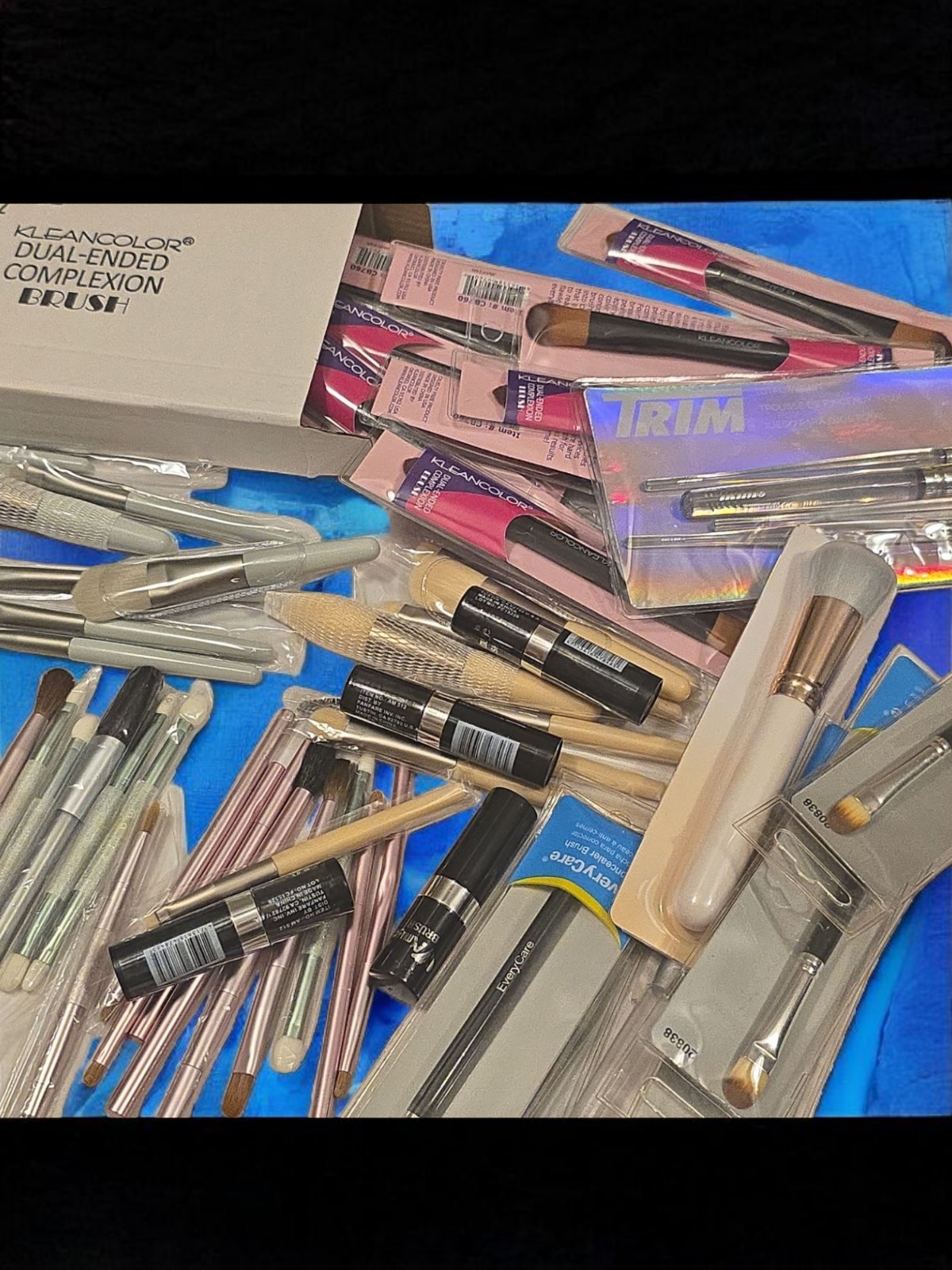 BEAUTY MAKEUP SKINCARE HAIRCARE MYSTERY LOT – ALL NEW FULL SIZE ITEMS ~ 25PC NEW