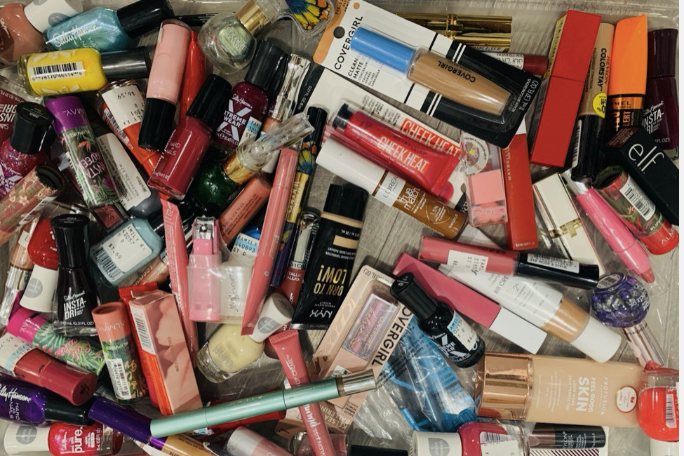 Mixed MAKEUP BEAUTY LOT Random Maybelline CoverGirl Revlon NYX Loreal FREE SHIP