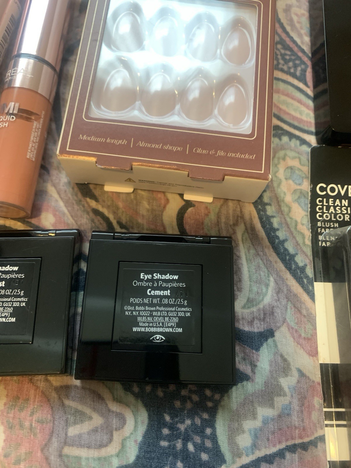 Make Up Lot (L’Oréal Paris, Cover Girl, Bobbi Brown , Colourpop, Ardell Lashes)