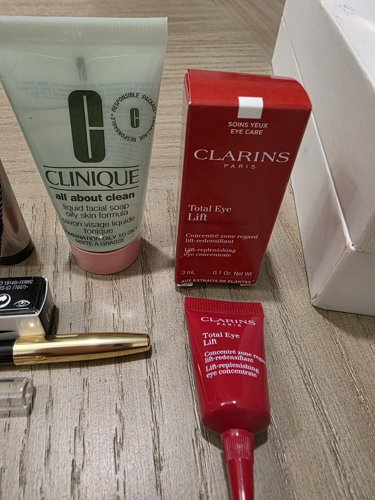 Beauty Hight Class Lot 10 Clarins, Lancôme, Caudalie, Laura Mercier & Confort