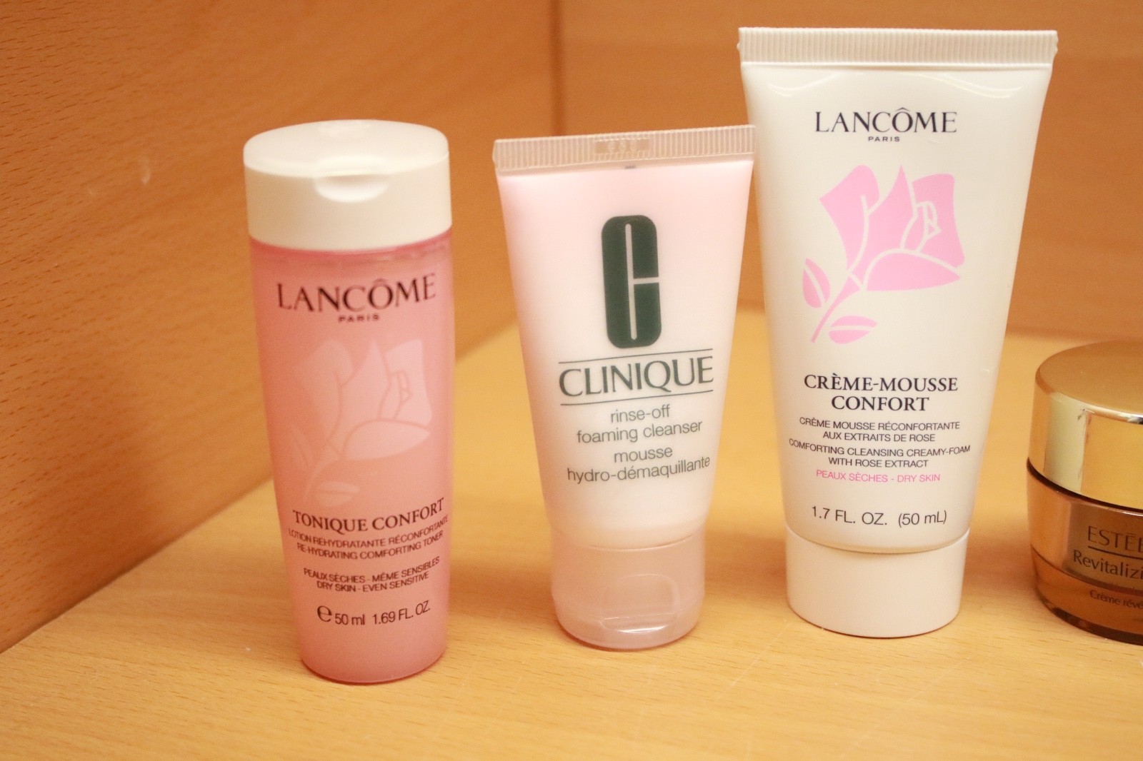 17 ITEMS MIXED NEW LOT (CLINIQUE, LANCOME, ESTEE LAUDER) BAG INCLUDED