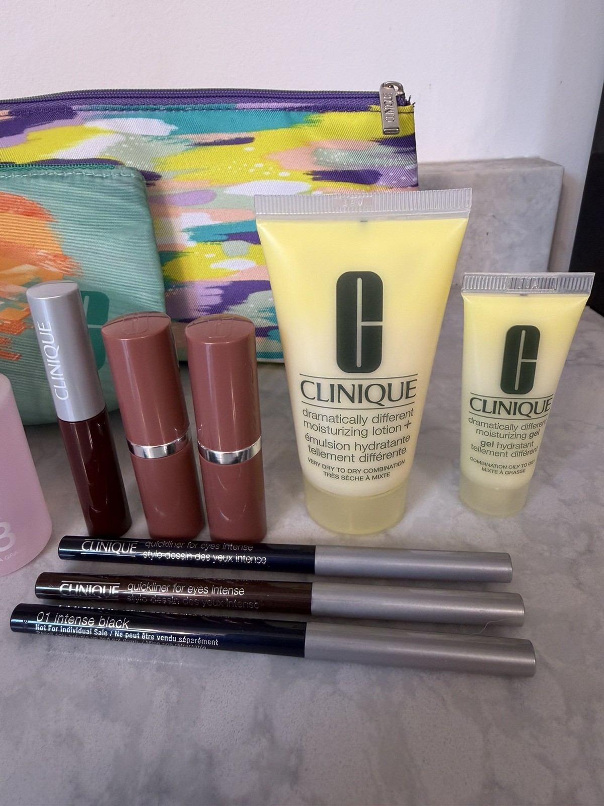 Clinique Beauty Lot of 20 items Makeup Bags, Skincare & Makeup