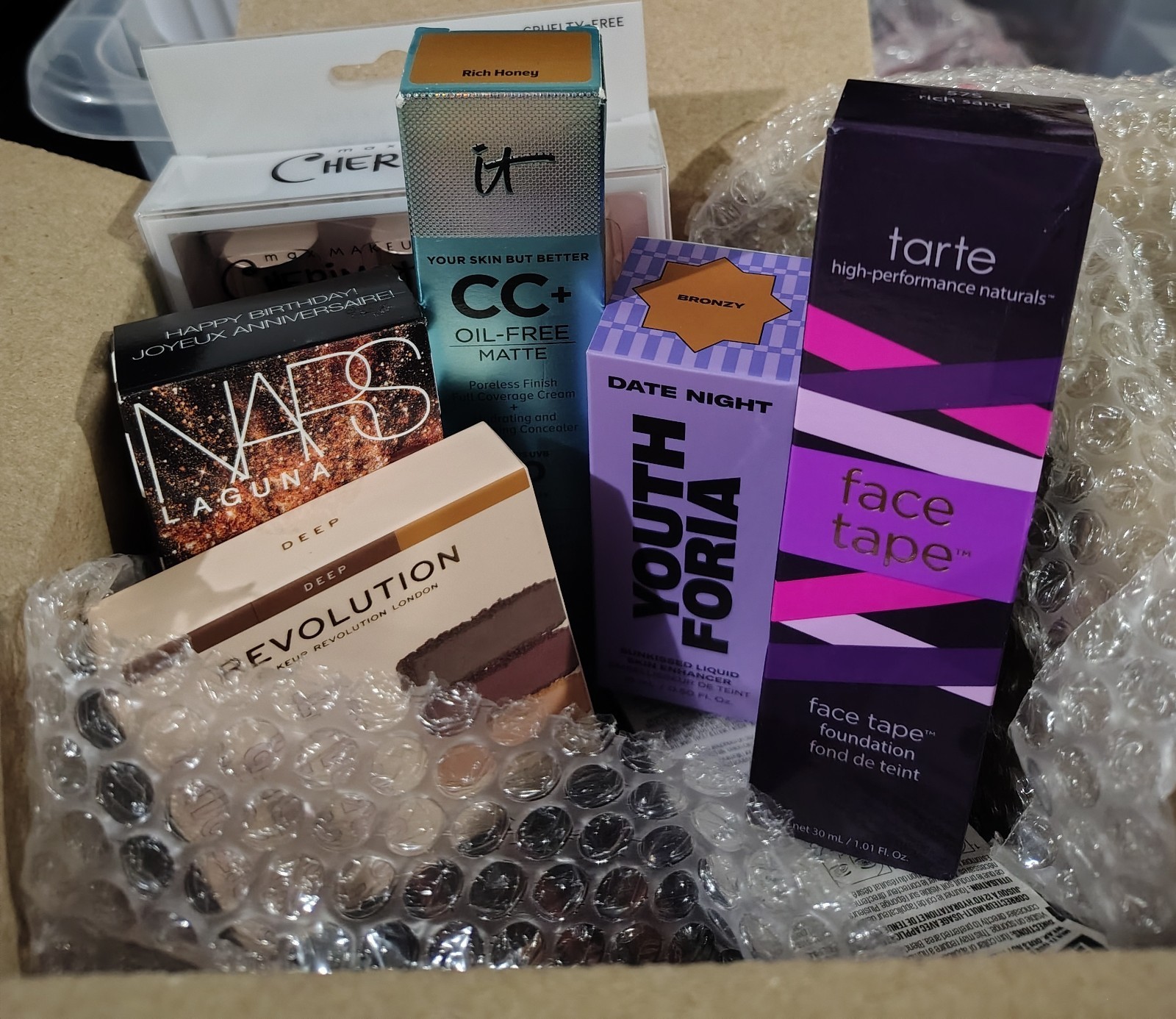 Mixed Lot Of Makeup 20 Pieces Med Deep Foundations Box And Lips!