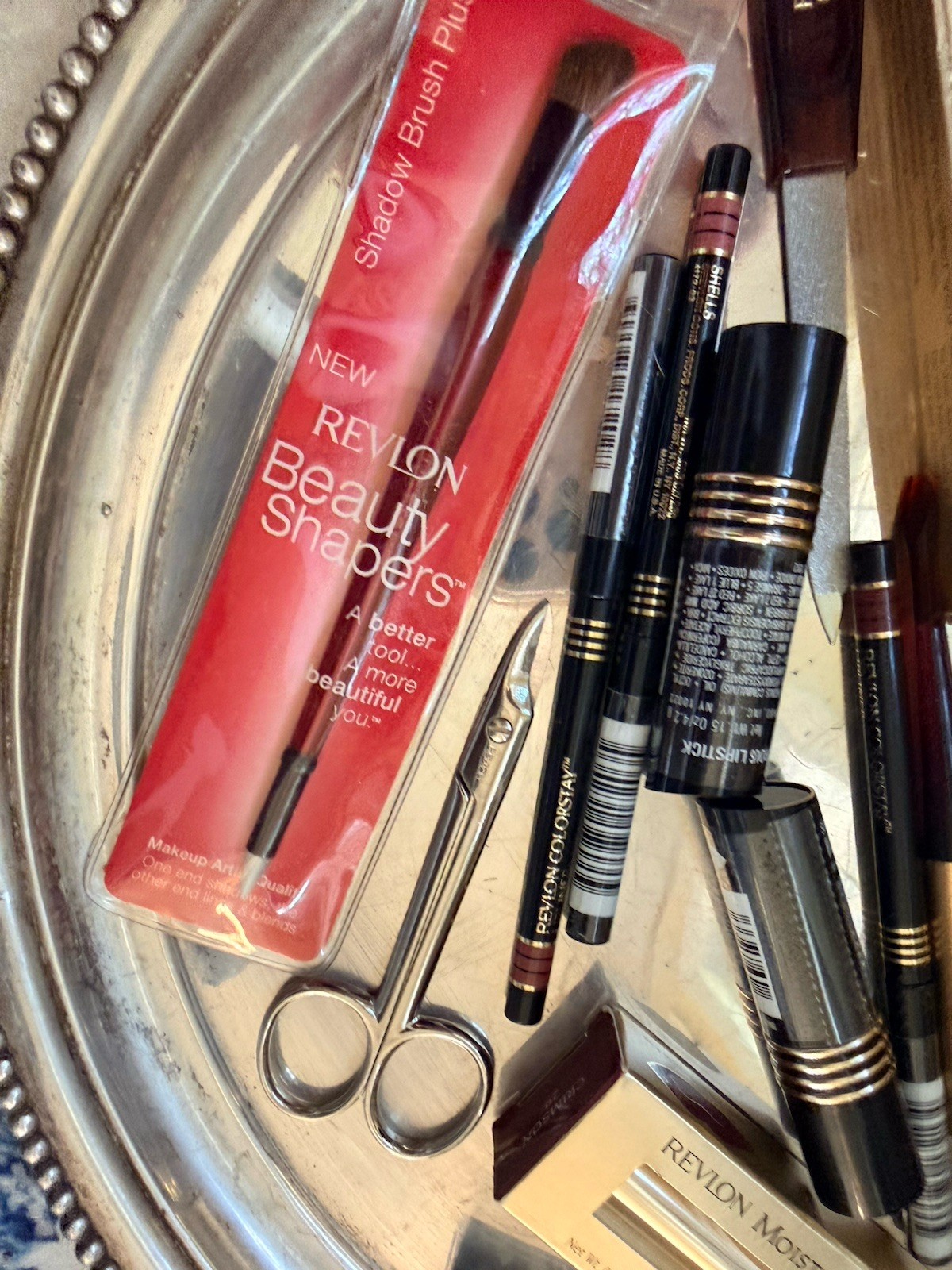 REVLON Cosmetics Makeup Implements Beauty Lot 25 Pieces Unused