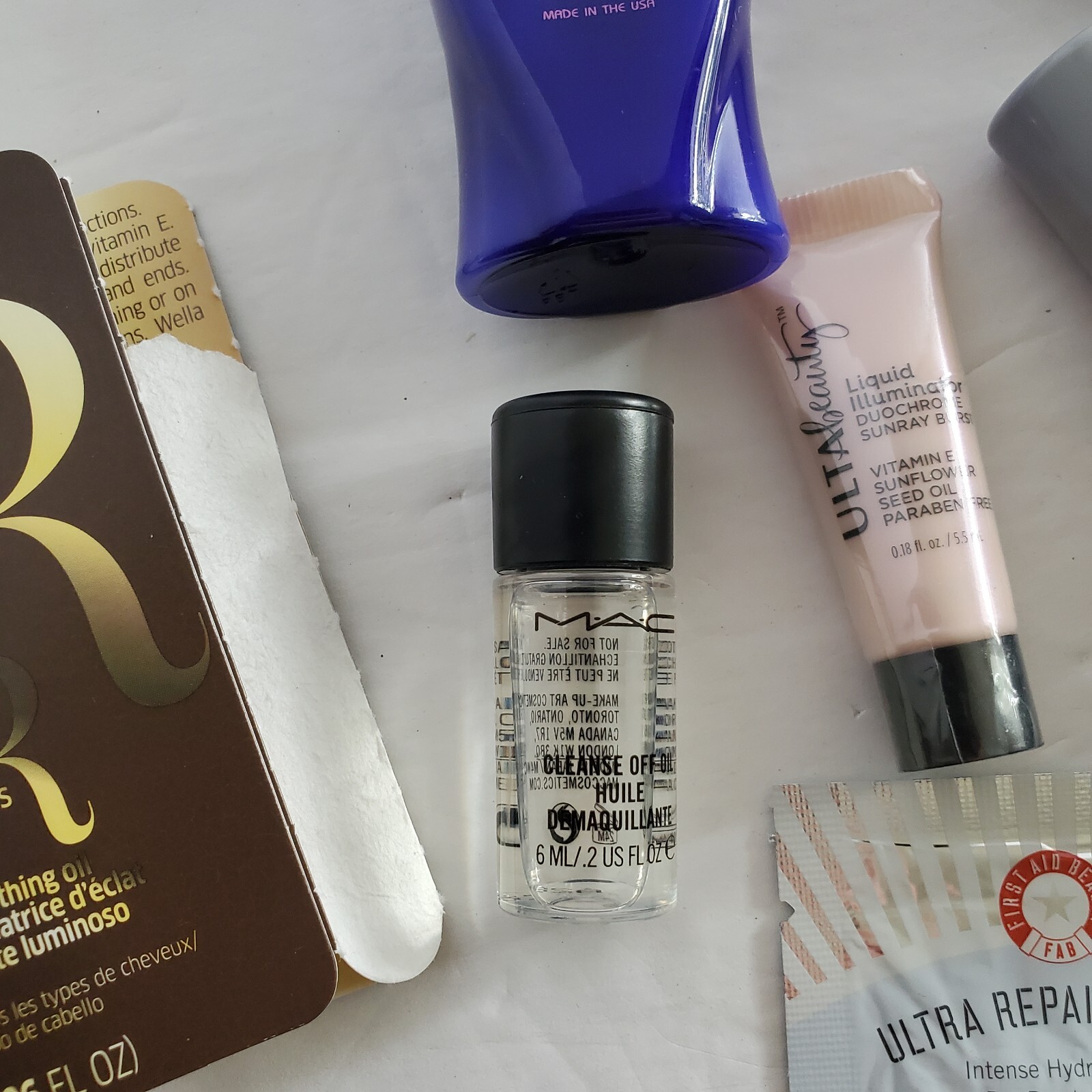 Lot of 20+ Deluxe/Travel/Sample Sized (Hair/Skin/Makeup/Perfume) Beauty Products