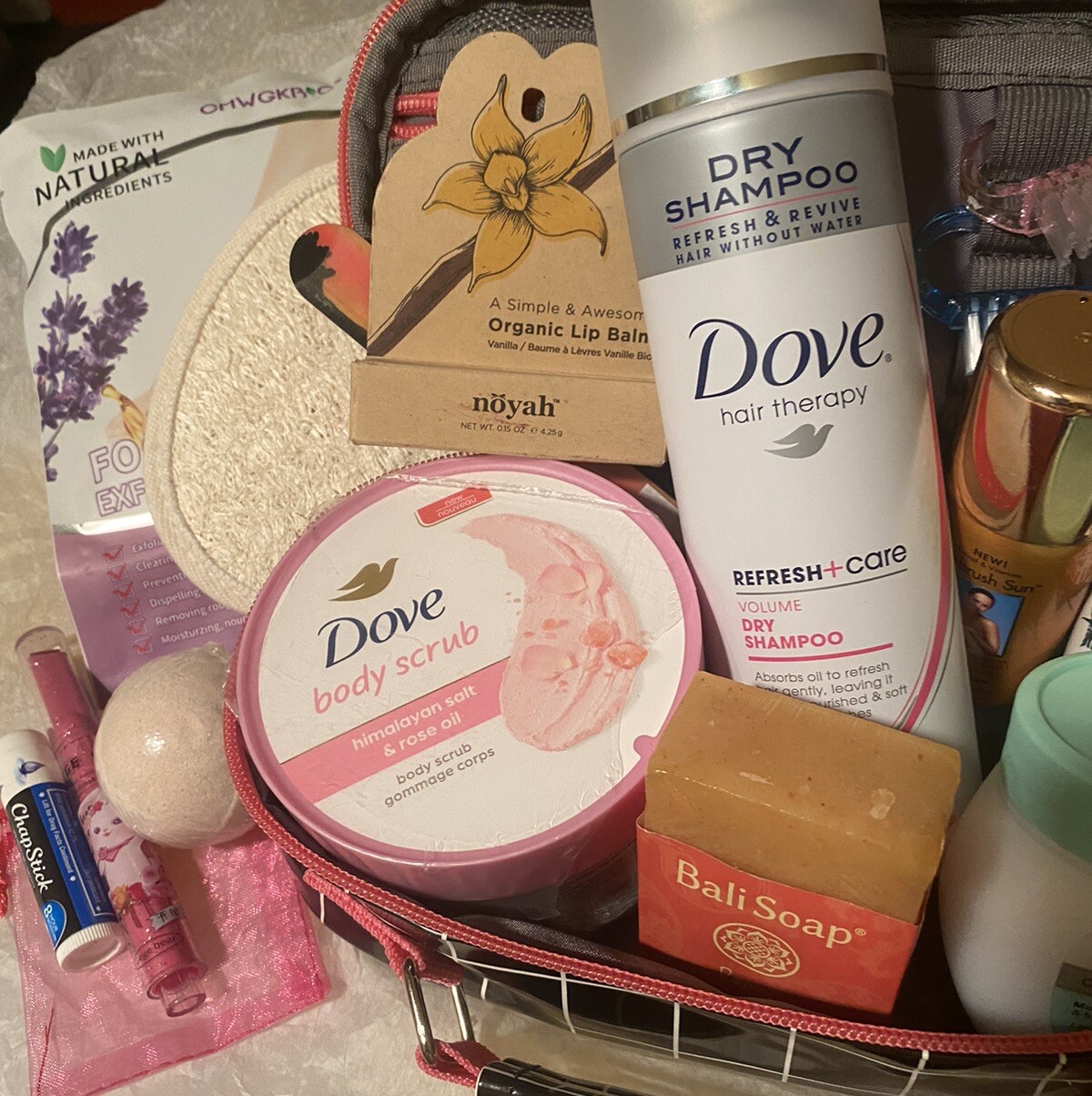 lot of beauty 18 pc DOVE BODY SCRUB DRY SHAMPO BALI SOAP PONDS SPRAY TAN & MORE