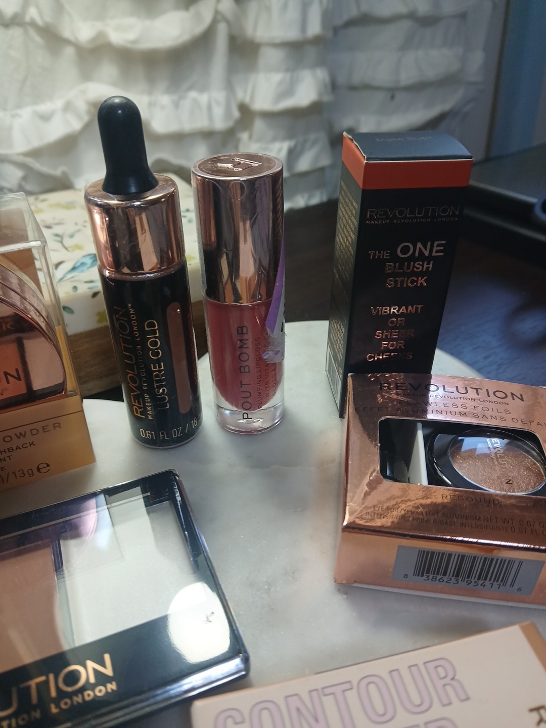 Makeup Revolution lot 7 Pc Peachy Pout Bomb Light Contour Matte Rush Blush +more