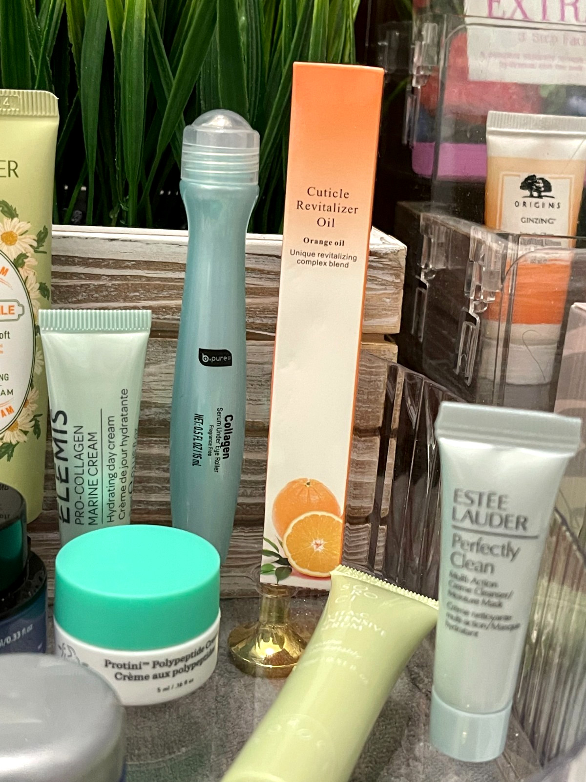 Large Beauty and Skincare Lot for Ladies-GREAT ITEMS! See All Pics/Read