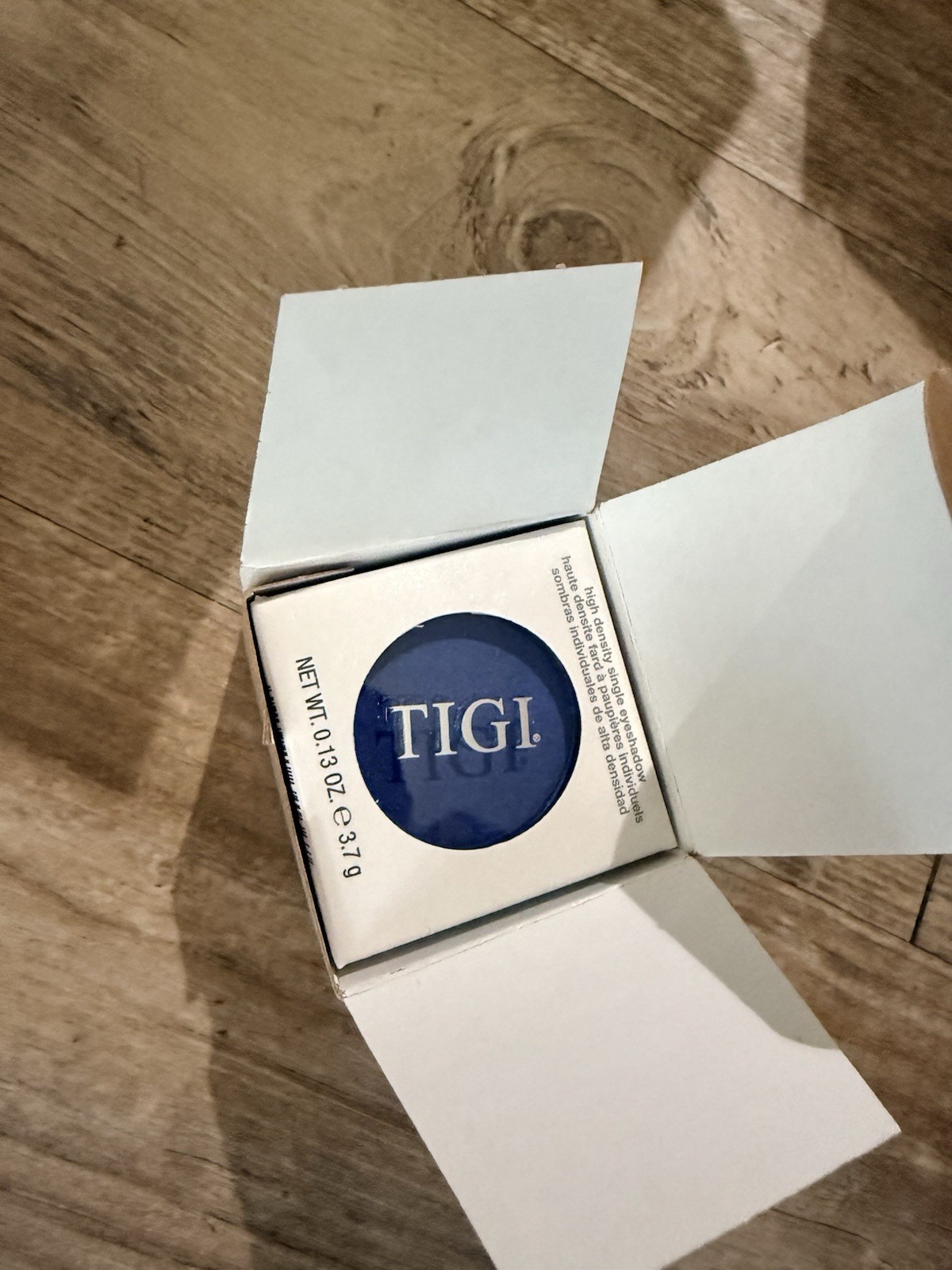 TIGI Single Eyeshadow Compact, 0.13 oz / 3.7 g, All Skin Types