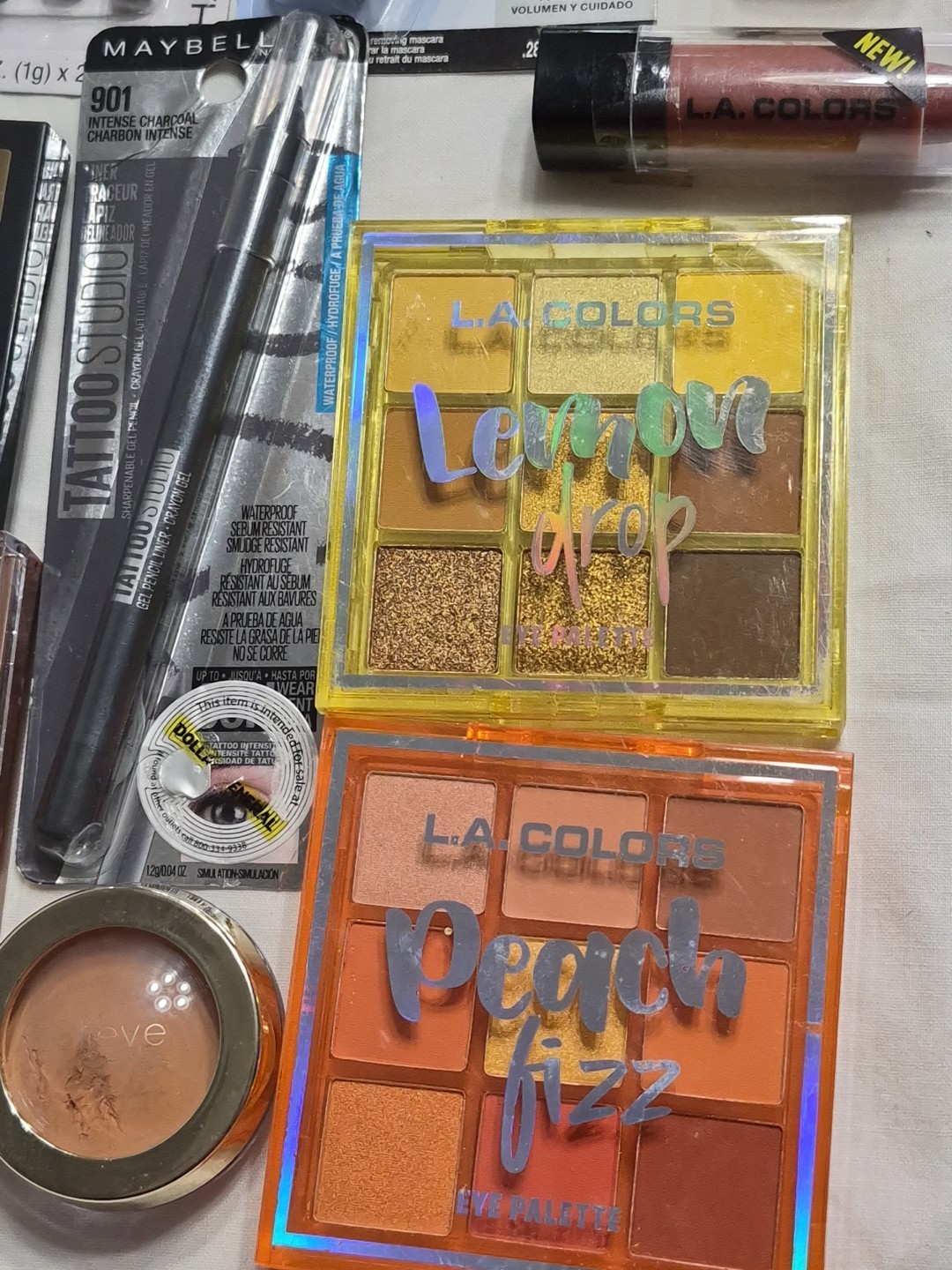 New Makeup Lot of 27 Covergirl Maybelline LA Colors Wet N’ Wild Eyes cheek Face