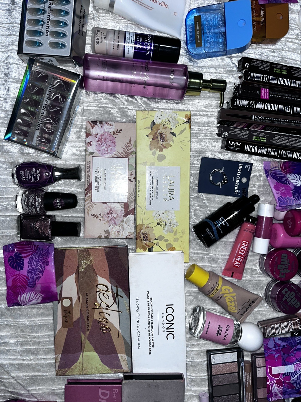 11-15 pc Beauty, Fashion/Self-Care Mystery Box/TrendySurprisebox:MIX LOT/BEAUTY