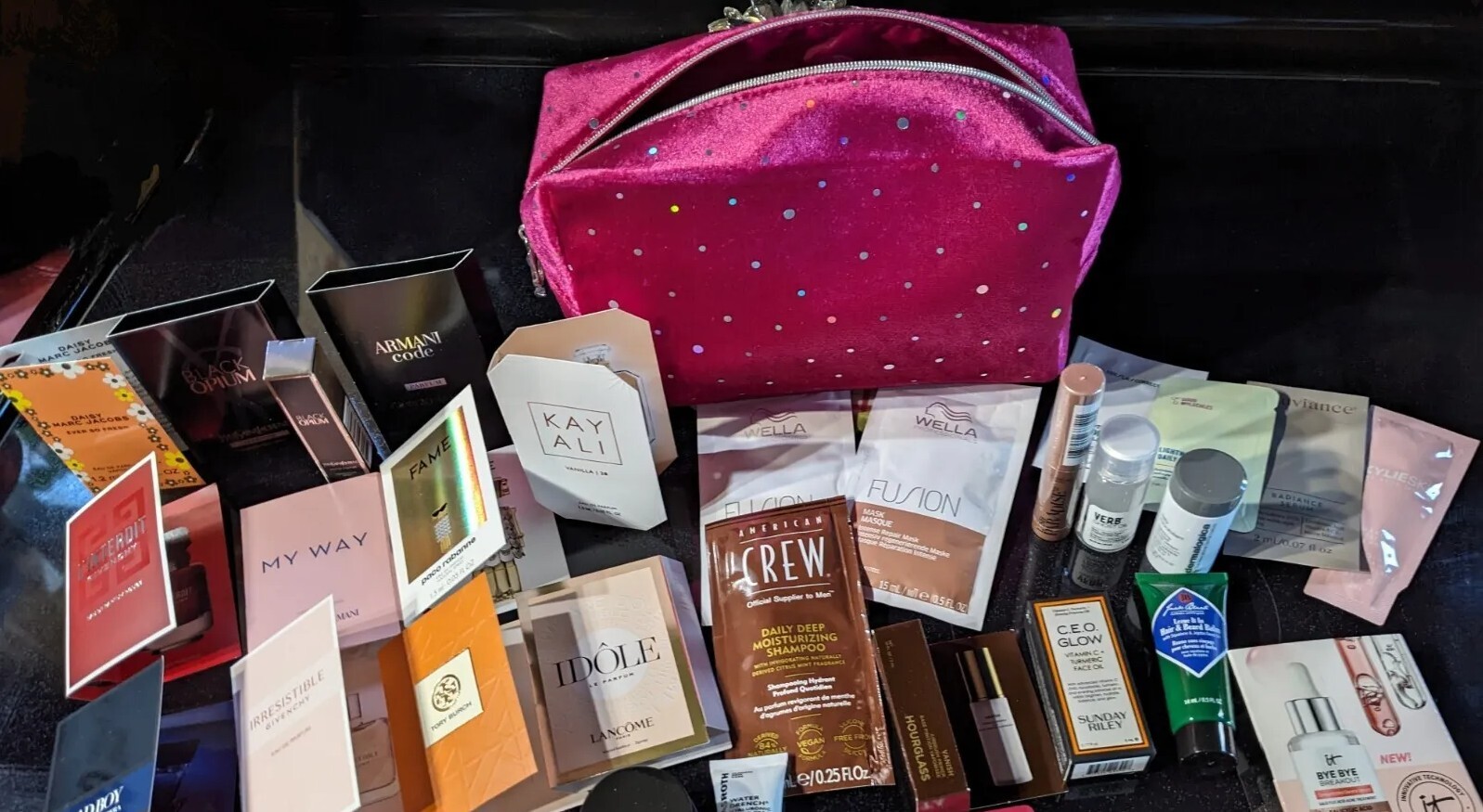 30 Piece Mixed Beauty Bag 11 Perfumes, Kiehls, It, Sunday Riely, Fame, Daisy