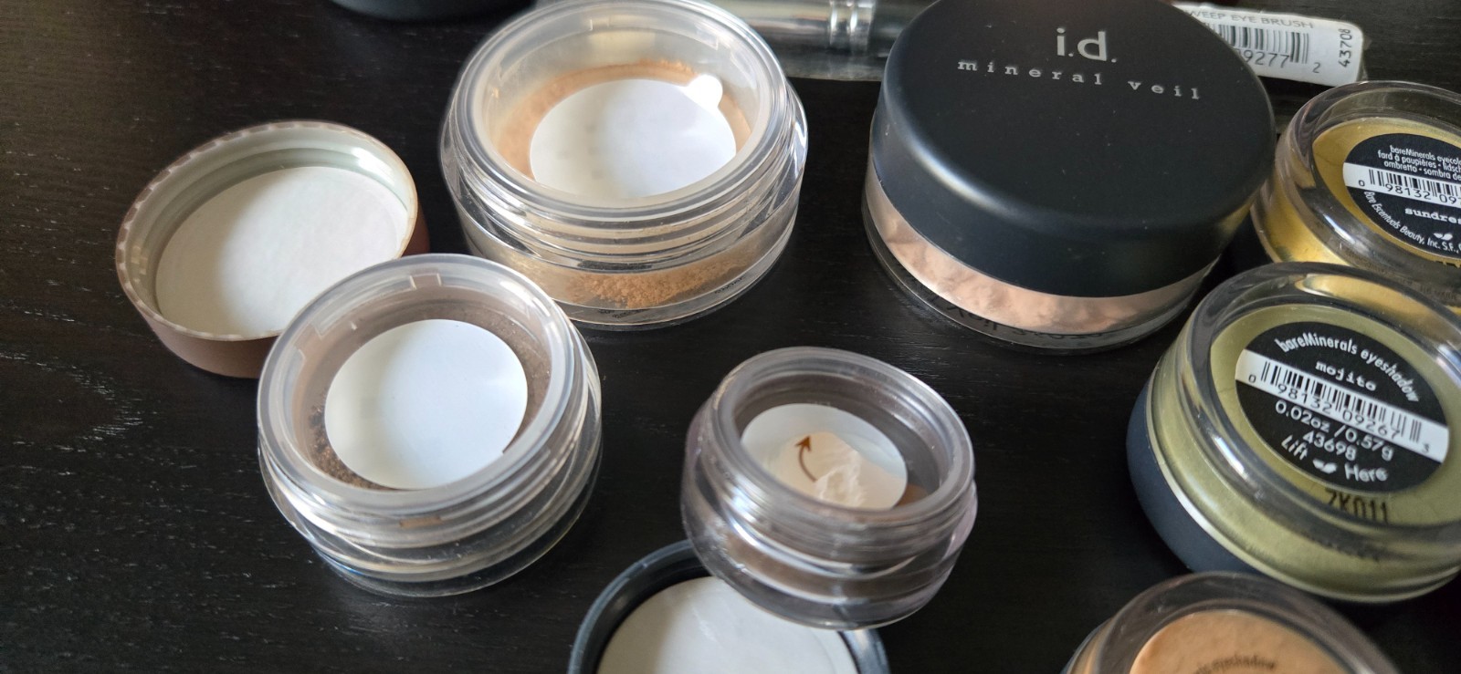 BareMinerals i.d. Makeup Lot Mineral Veil Foundation Eyeshadow Bundle + Brush