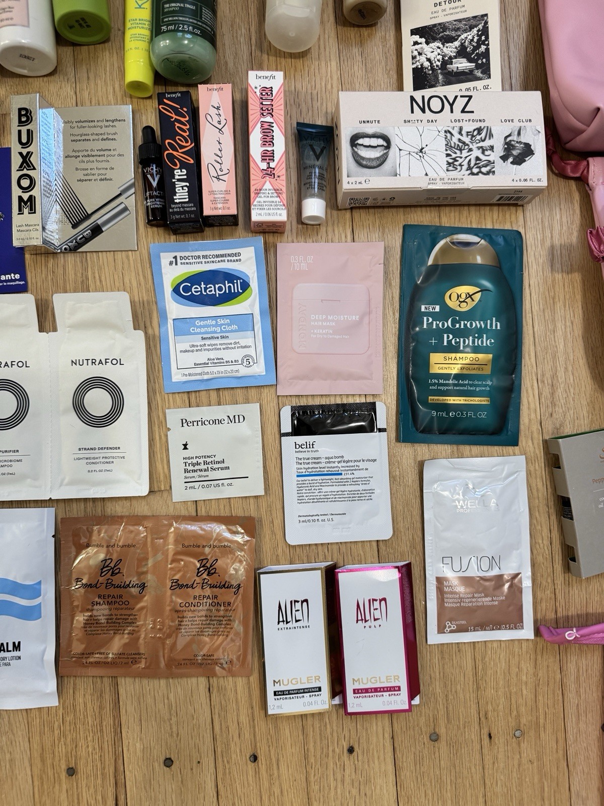 High End Skincare Beauty Cosmetics Makeup Perfume Hair Sample Packets Lot 9 Lbs!