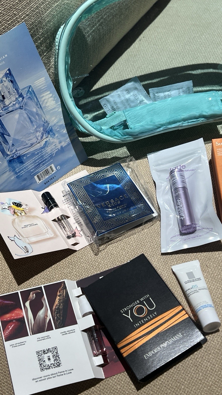 12 Pieces Ulta Beauty Deluxe Samples with Green Makeup bag