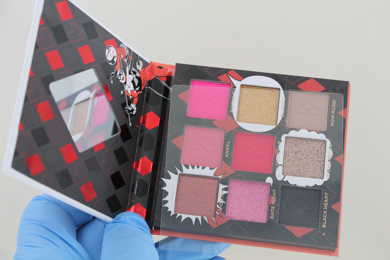 New Revolution Makeup Harley Quinn Lot – Cosmetic Bag, Eyeshadow Palette, Sponge
