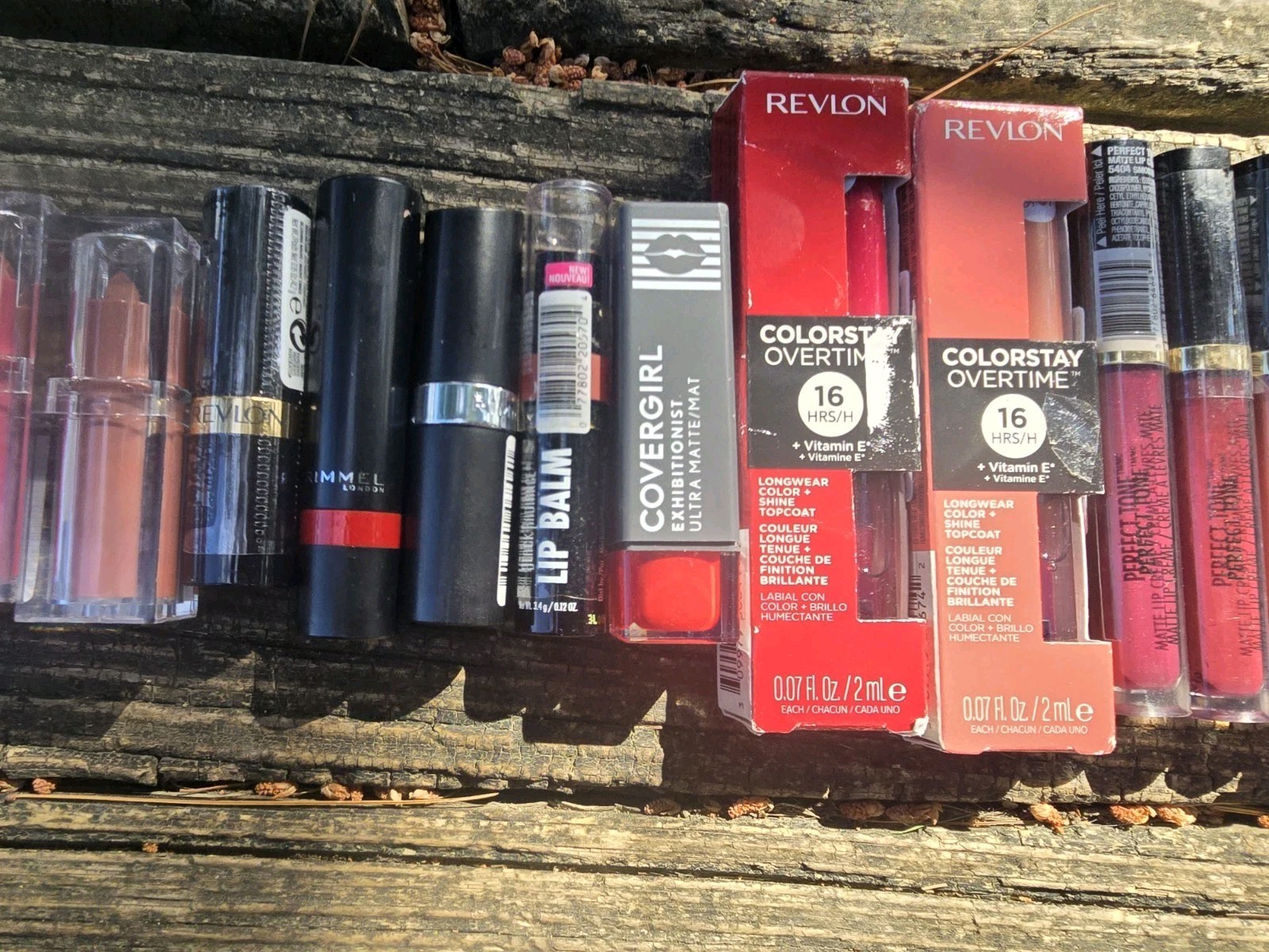 LOT 26 NEW LIPSTICKS LIP GLOSS STAIN BALM REVLON COVERGIRL RIMMEL