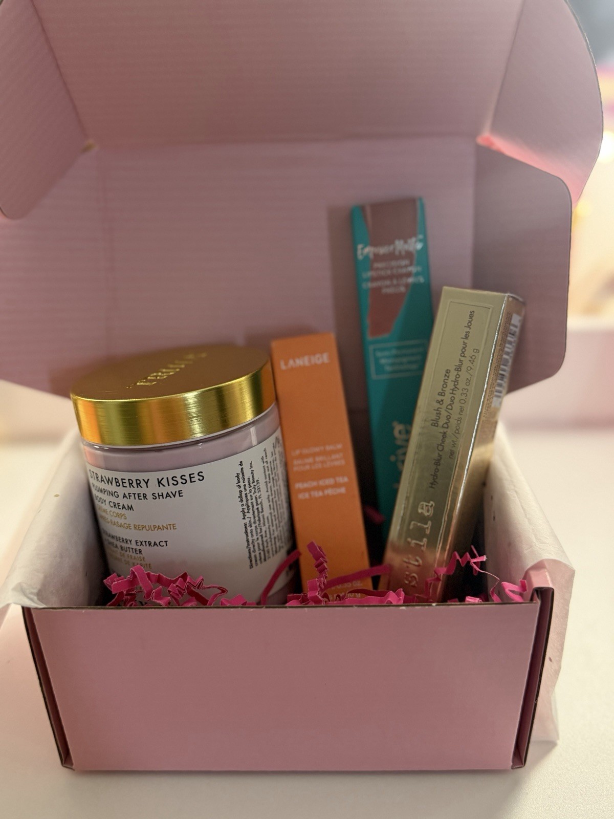 Luxury Beauty Box – Laneige, Thrive, Stila & Truly (4 New Items)