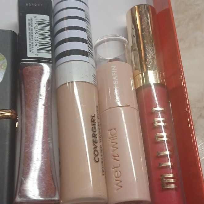 L’Oréal, COVERGIRL, Wet n Wild, Milani, Revlon, Maybelline, e.l.f, Mixed Lot, L…