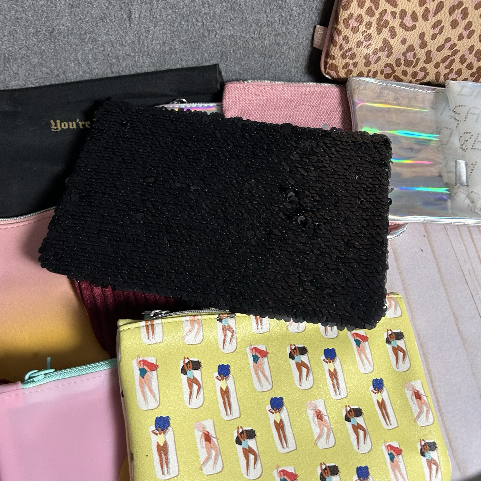 IPSY 16 Bag Lot Cheetah Leopard Velvet Red Yellow Green Pink Black Makeup #25