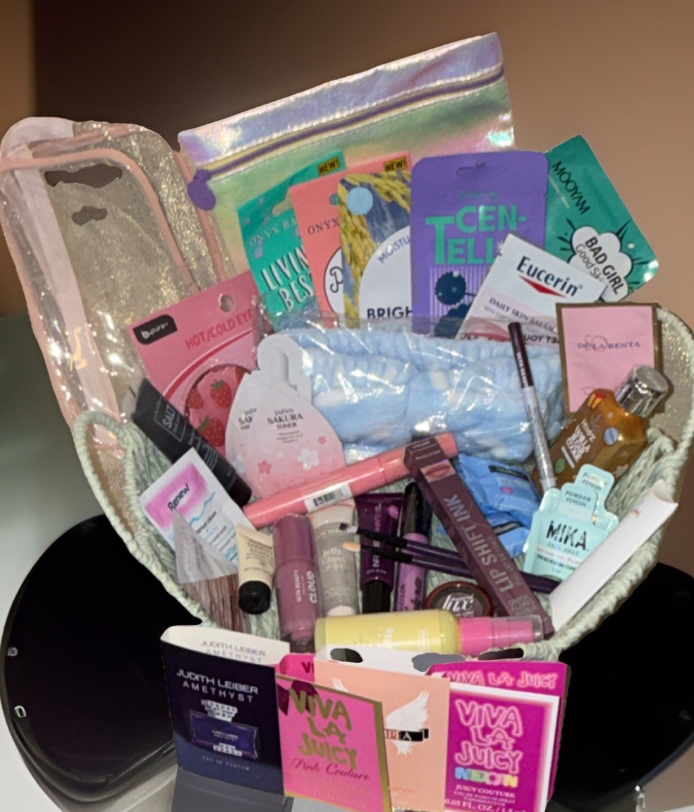 40 PC Ulta Beauty L’Oréal KleanColor Mixed Lot Makeup Skincare Perfume Bags