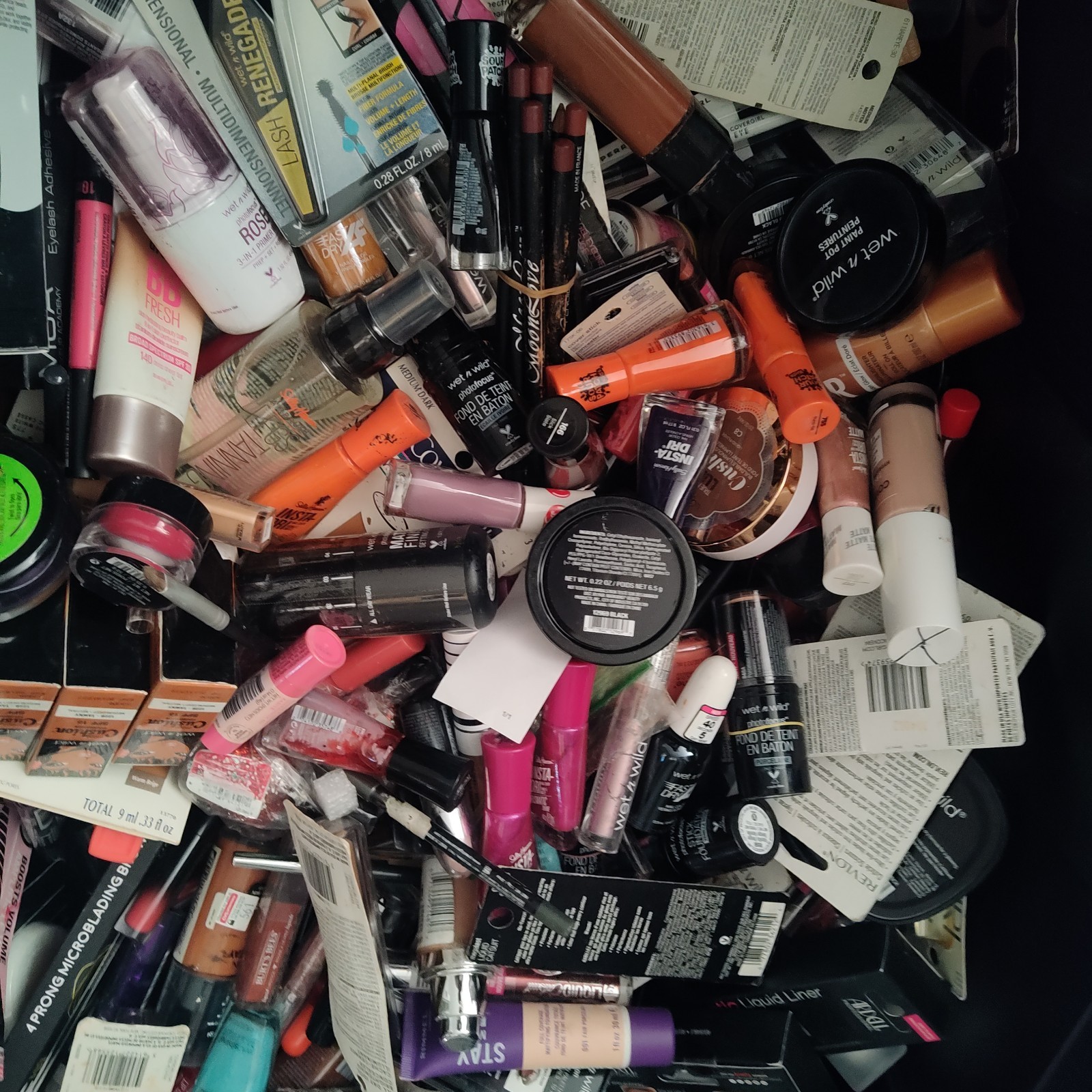 lot 200 pieces mixed all brand Assorted Rimmel wnw, Covergirl maibyline loreal