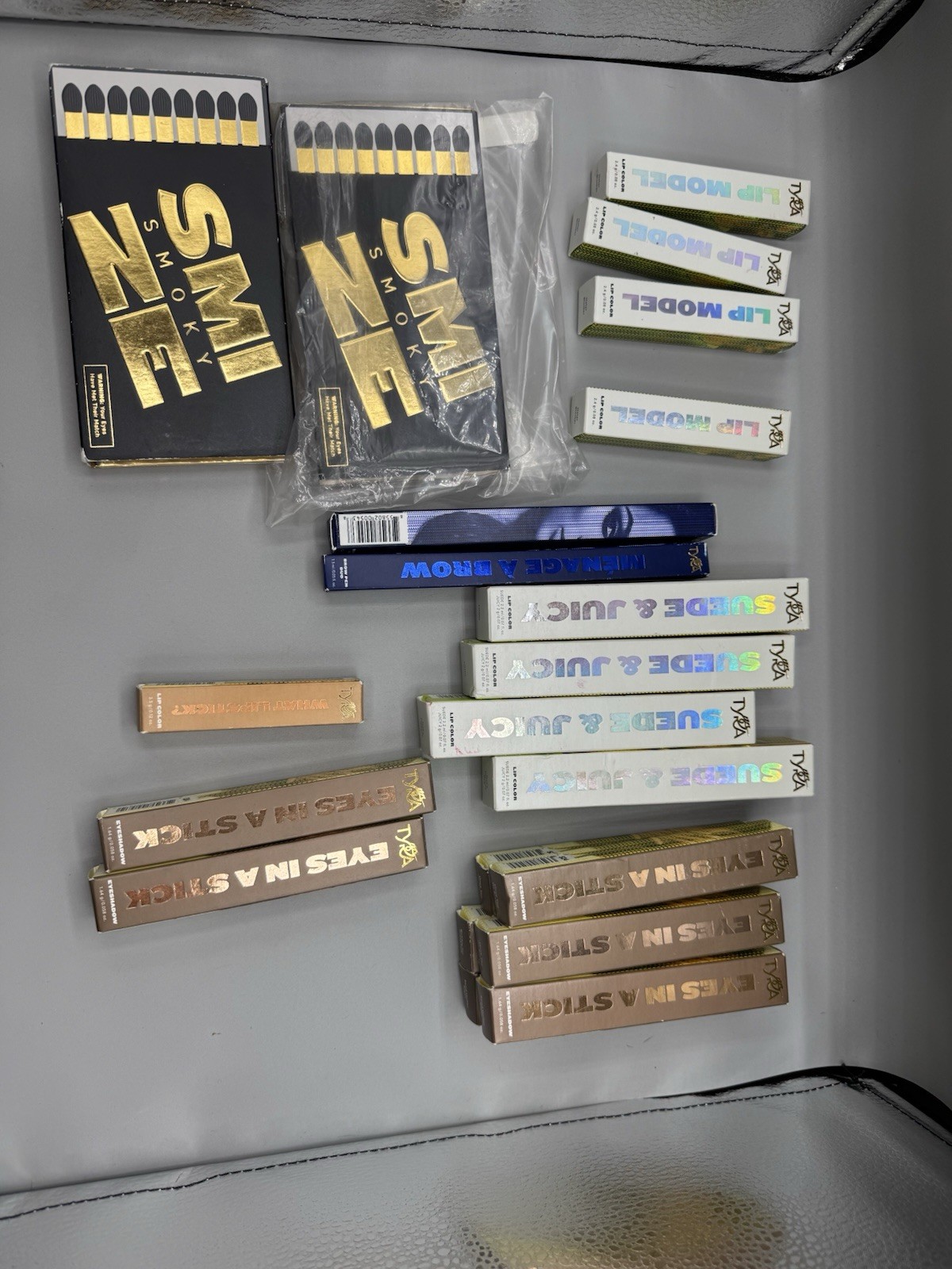 Tyra Banks discontinued make up lot of 21 ( New Old Stock, Expired See Details )