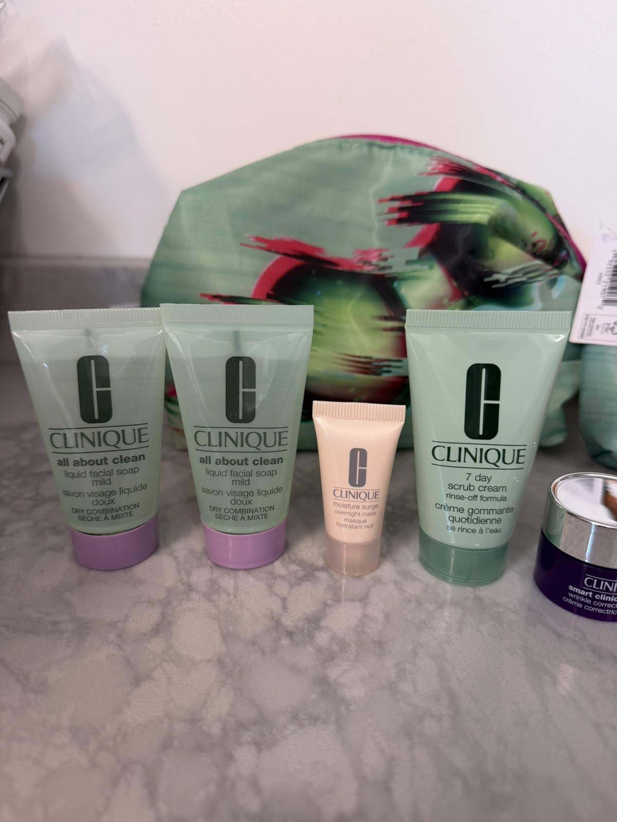 Clinique Beauty Lot of 20 items Makeup Bags, Skincare & Makeup
