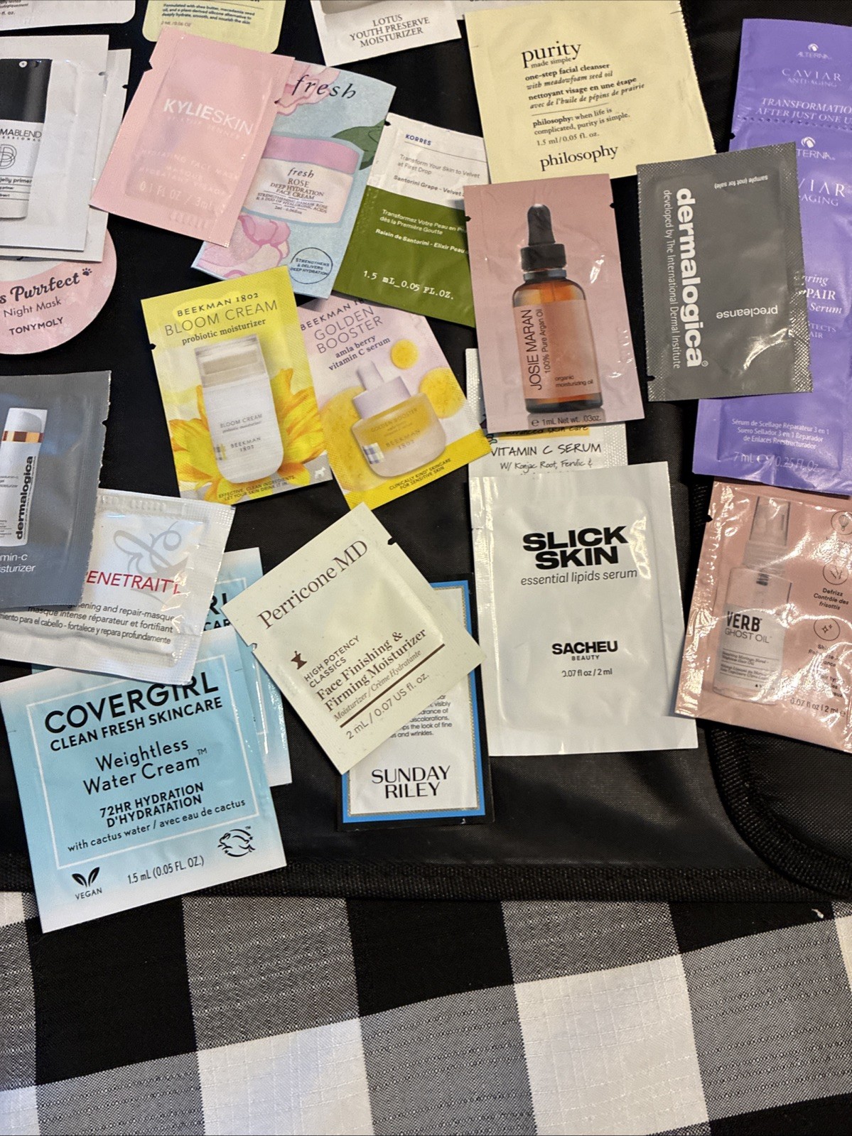 Lot 32 MAKEUP AND SKINCARE ASSORTMENT New