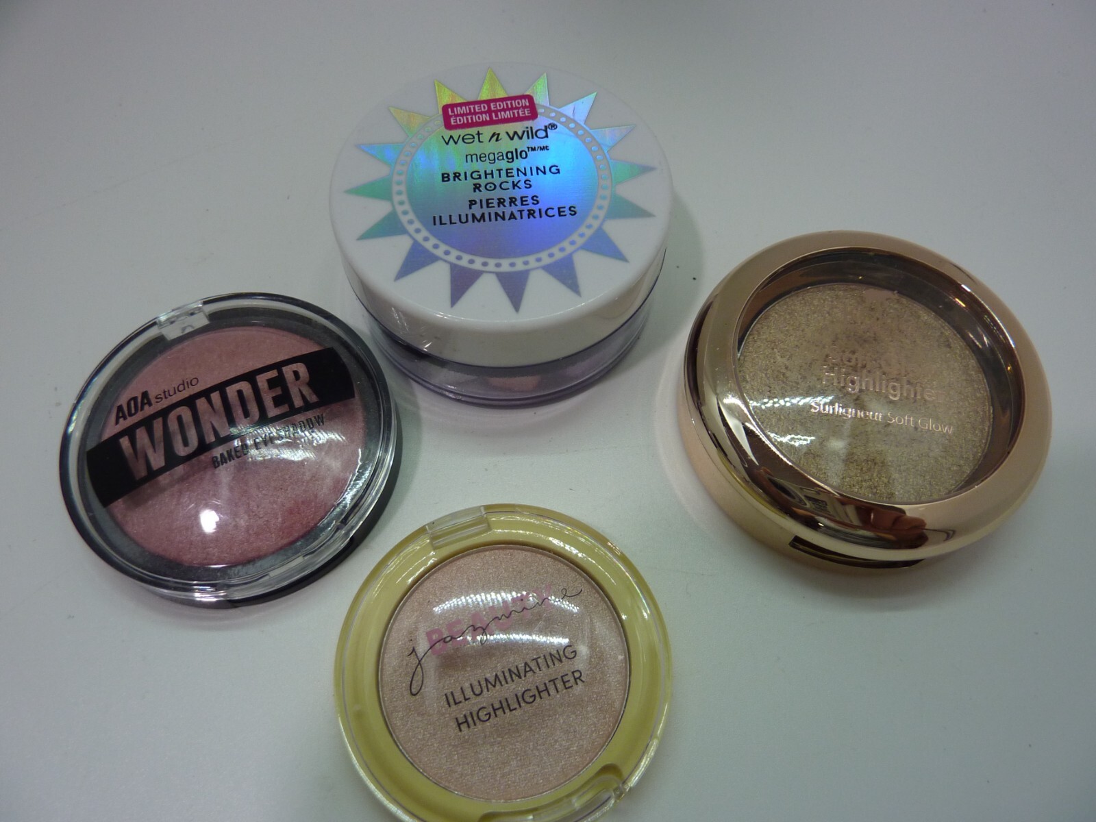 4PC MIXED LOTS Brands: KOKIE,AOA STUDIO, BEAUTY JASMINE, WET & WILD