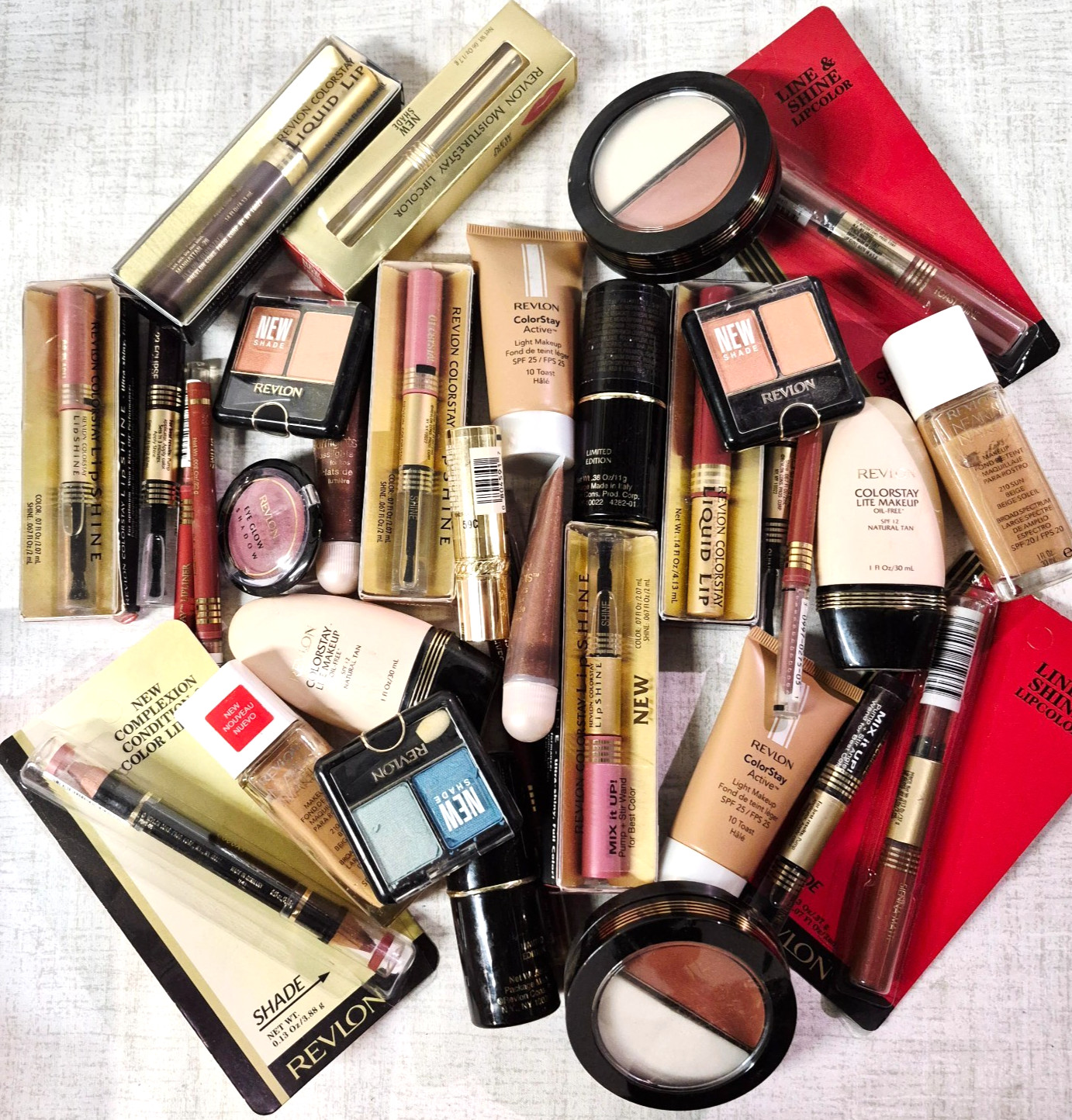 20pc Mixed REVLON MAKEUP LOT Lips Eyes Face + Makeup Bag BRAND NEW!!!