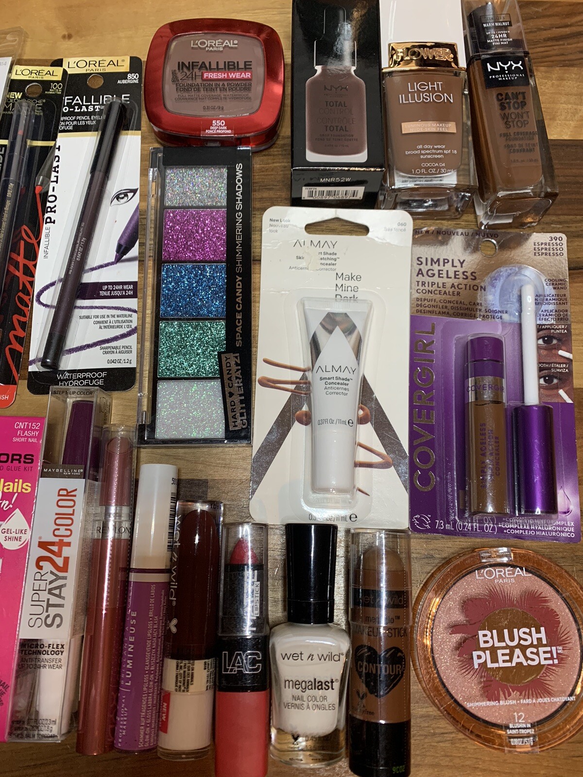 Lot of 26 Makeup DEEP SKIN TONE L’Oreal Maybelline Revlon Wet n Wild SEALED NEW