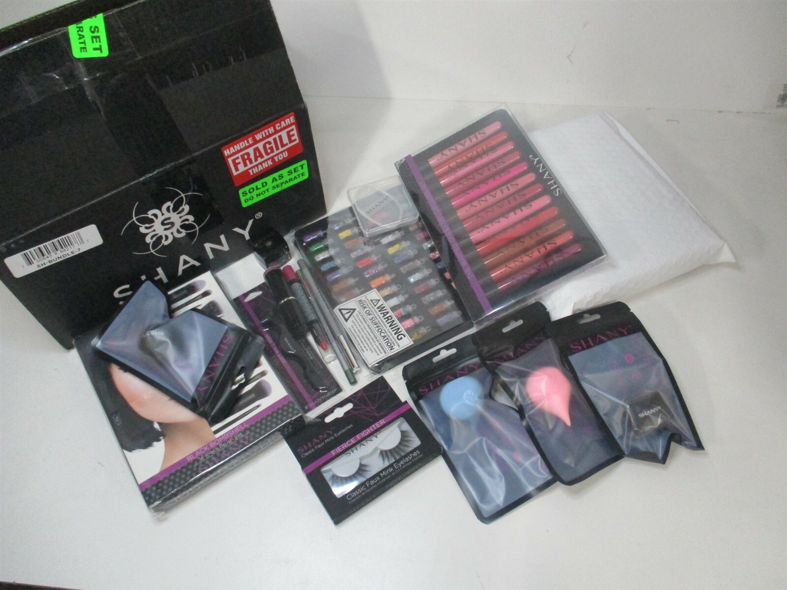 Shany All in One Makeup Bundle – Includes Pro Makeup Brush Set Eyeshadow Palette