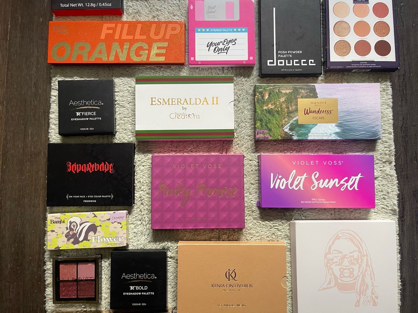 NEW 21 Piece Make-Up Eyeshadow Palette Assorted Full Size Eyeshadow Mixed Lot