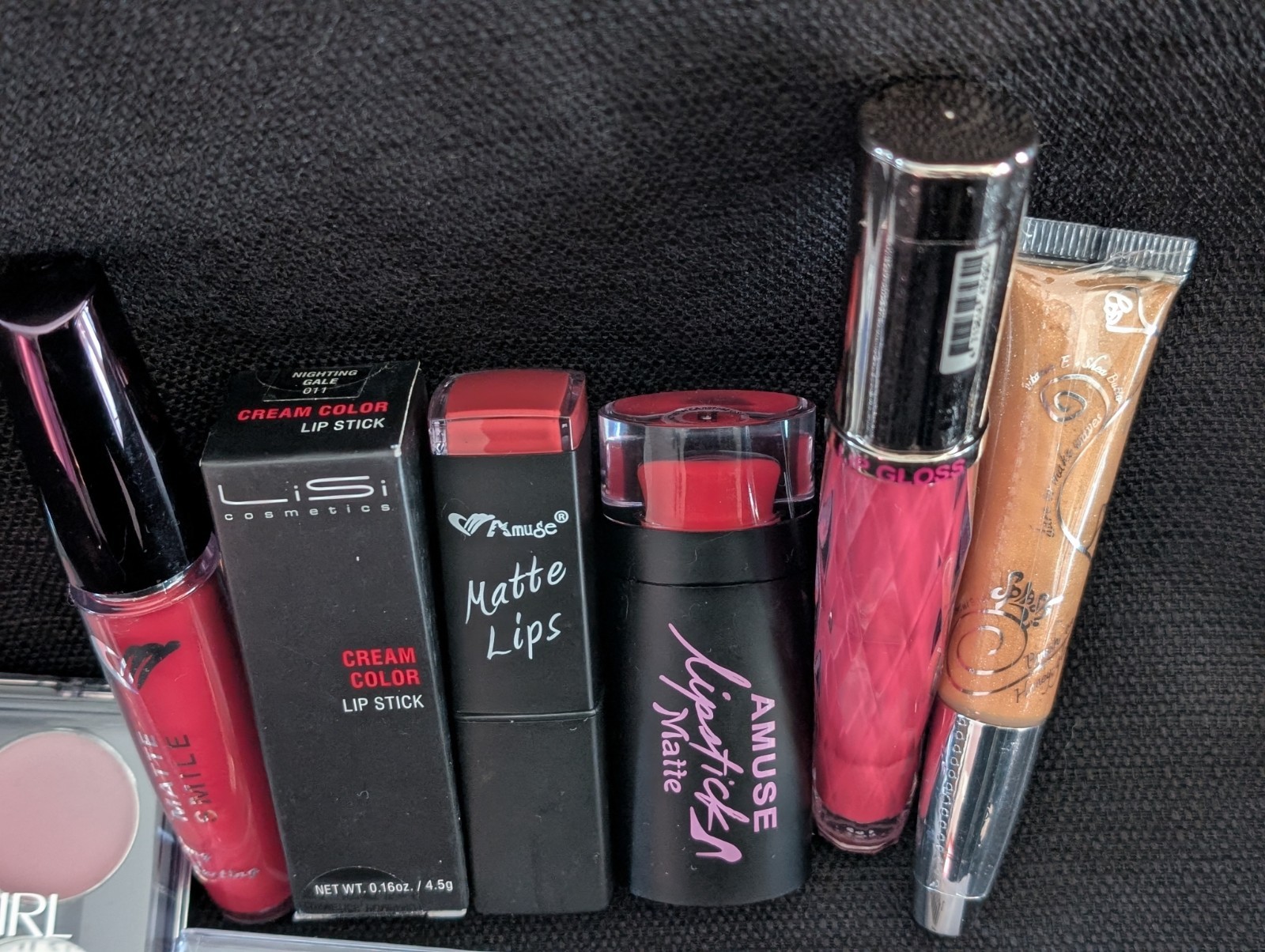 Assorted LIP MAKEUP BEAUTY Bundle Lot-12 PCS-New/Discontinued-Lot4
