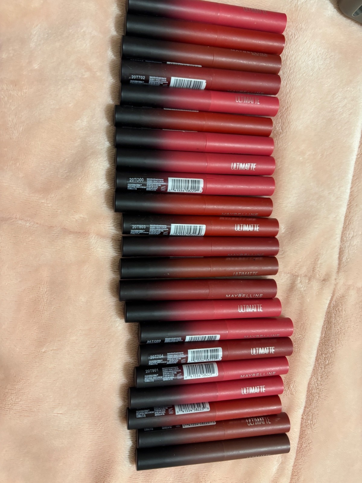 100 pieces make up lot wholesale nyx elf milani L’Oréal
