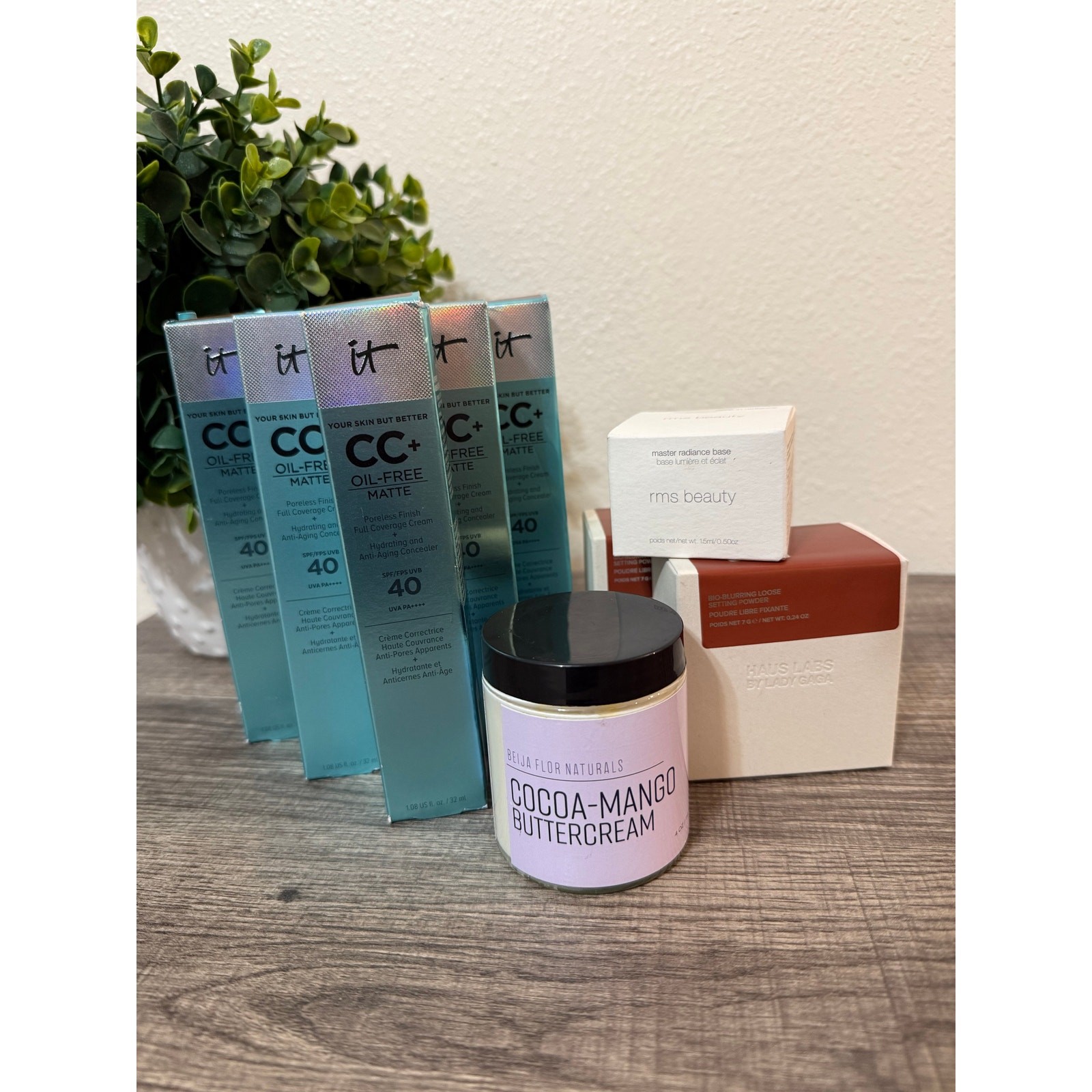 9 Pcs DARKER SKIN BEAUTY BUNDLE-It Cosmetics, Haus Labs, RMS Beauty Foundations